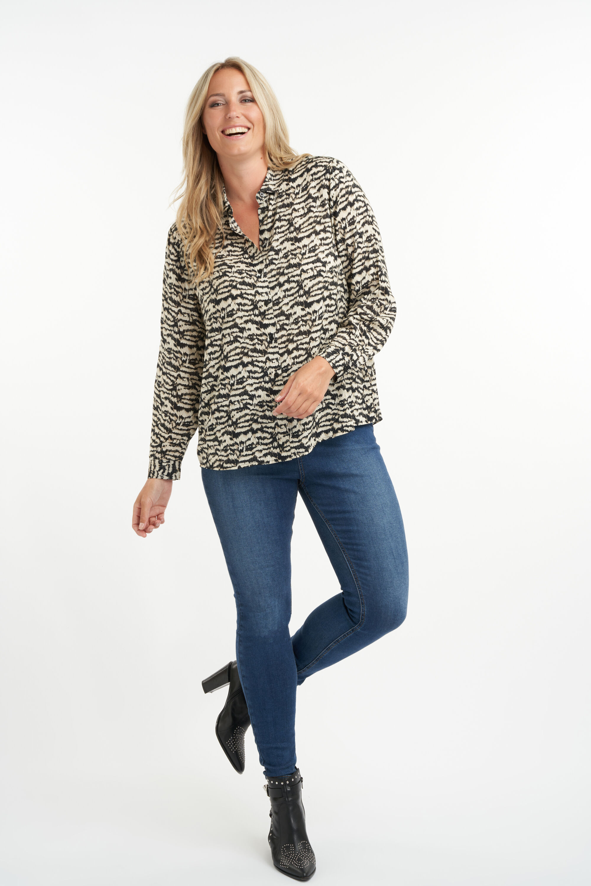 Bluse mit Zebra-Print. image number 5