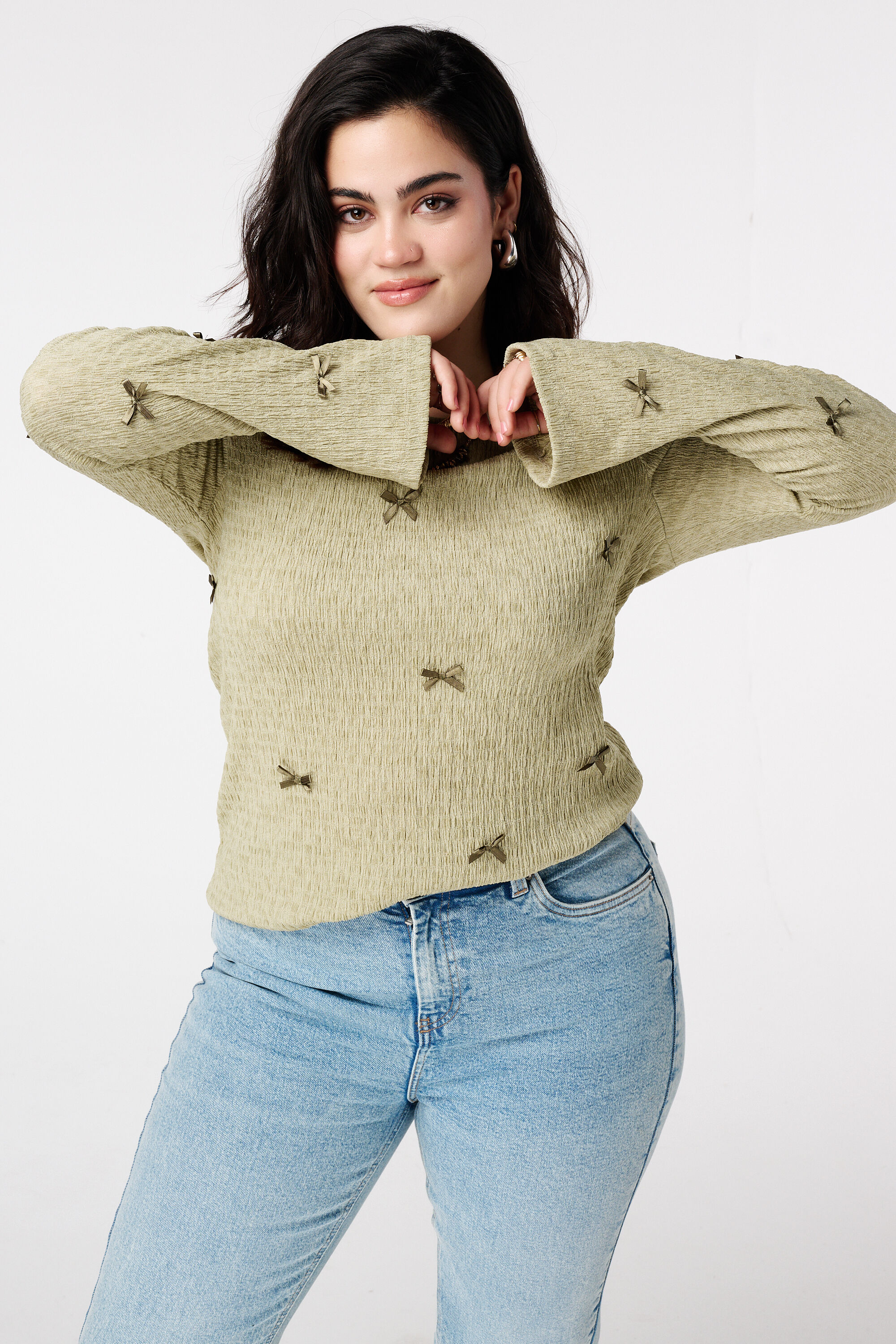 Top mit Schleifendetails