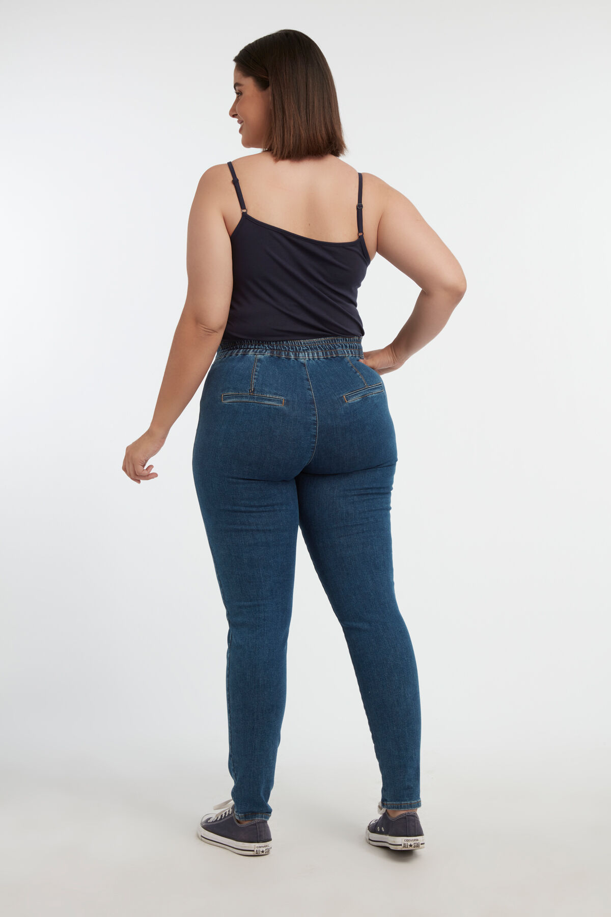 Jeans in schmaler Passform mit Kn&ouml;pfen image number 4