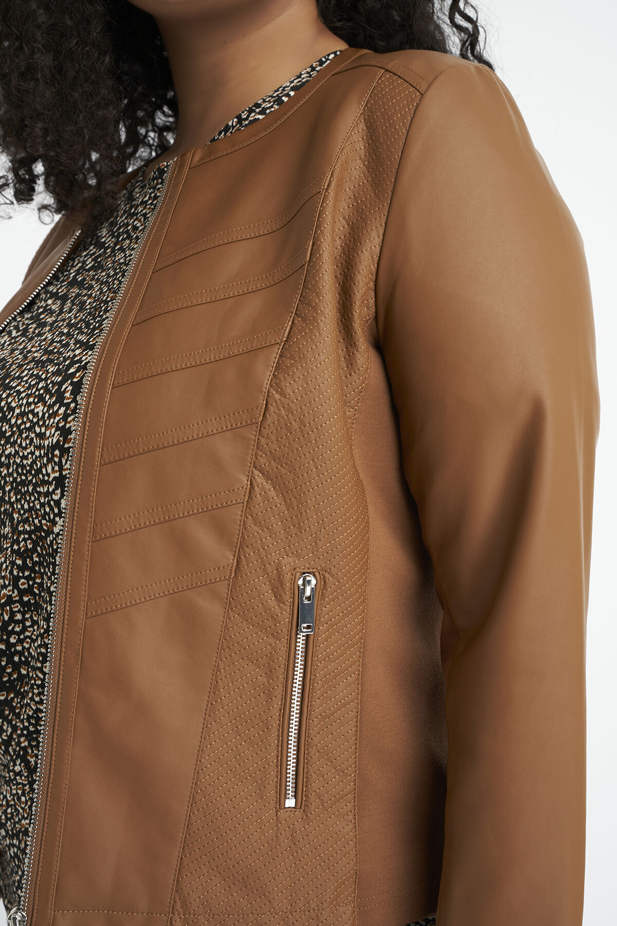 Biker-Jacke aus Kunstleder mit rundem Kragen image number 4