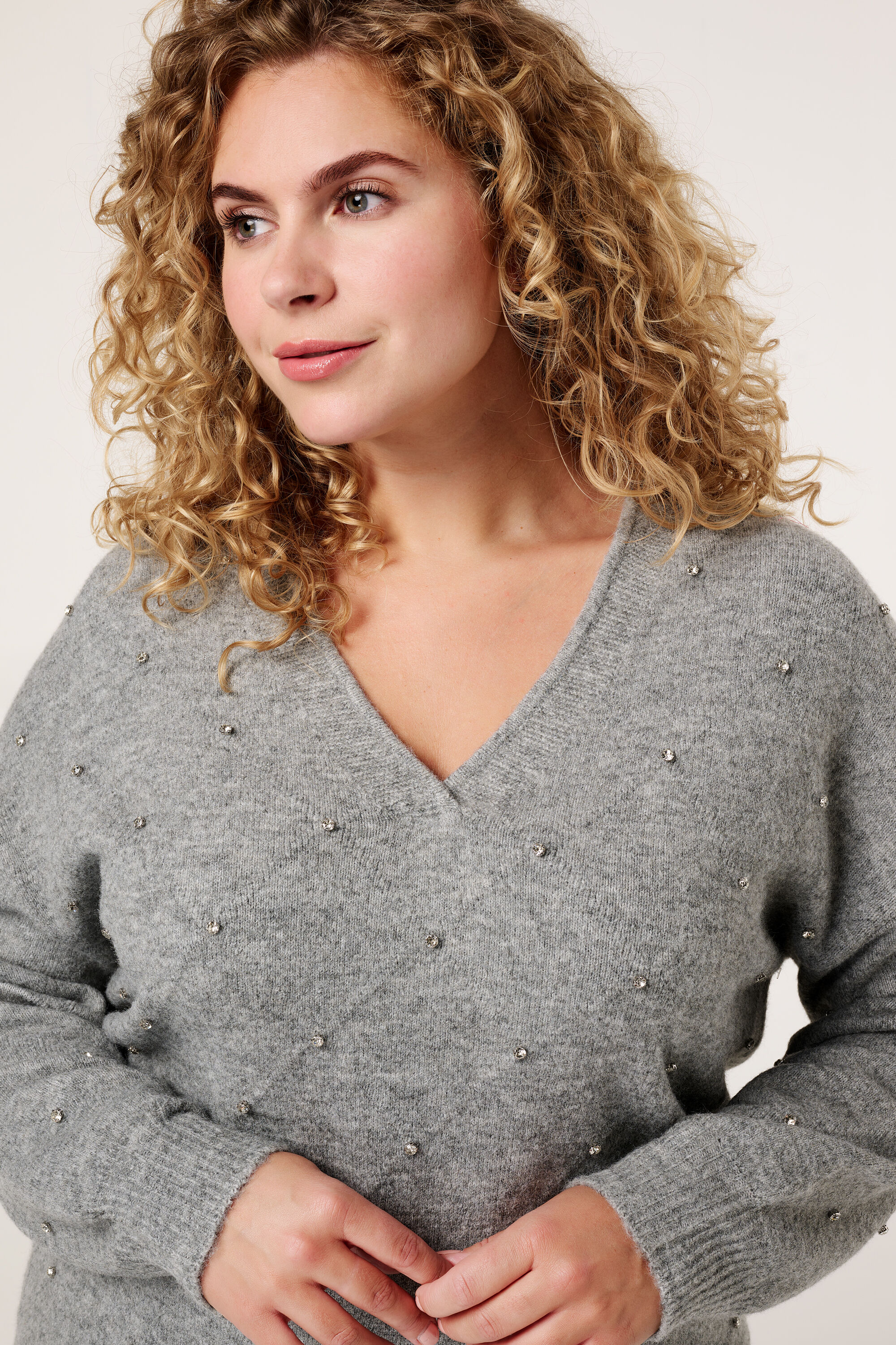 Pullover mit Diamantverzierungen image number 4