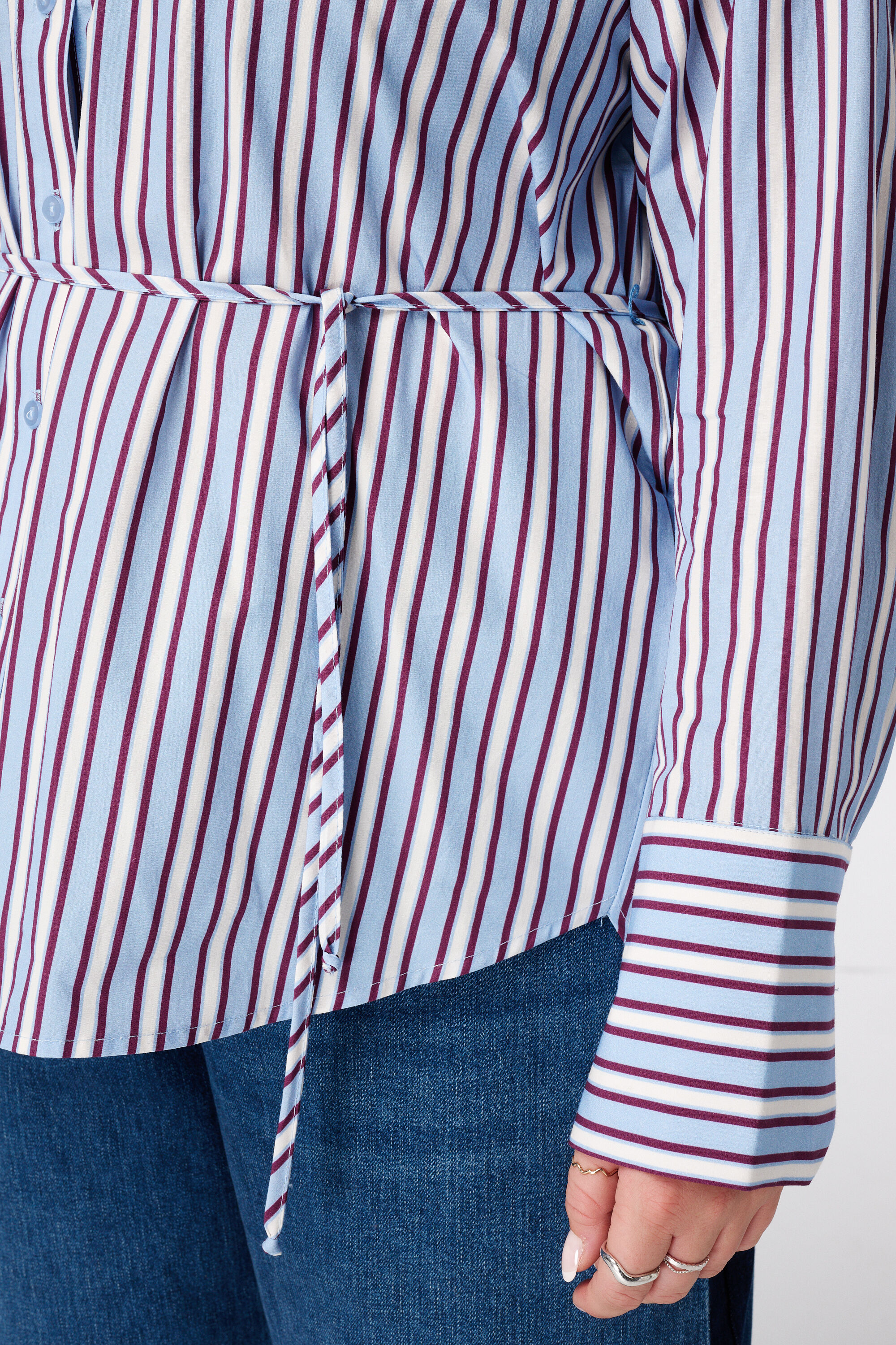 Lange gestreifte Bluse mit G&uuml;rtel image number 4