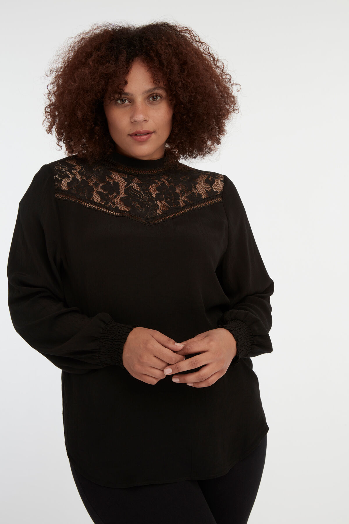 Bluse mit Spitzenkragen image number 5