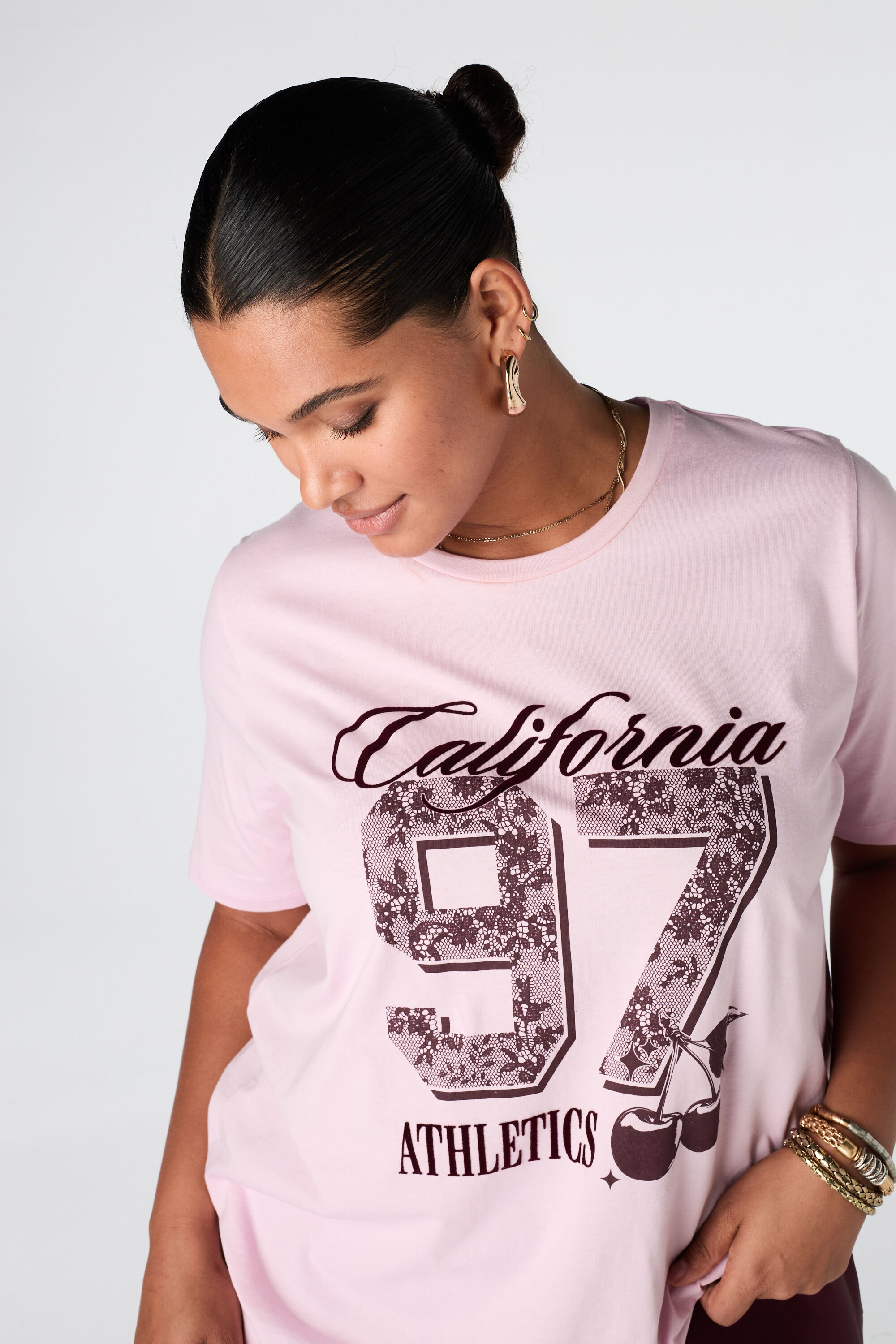 T Shirt mit Spitzenmotiv image number 4