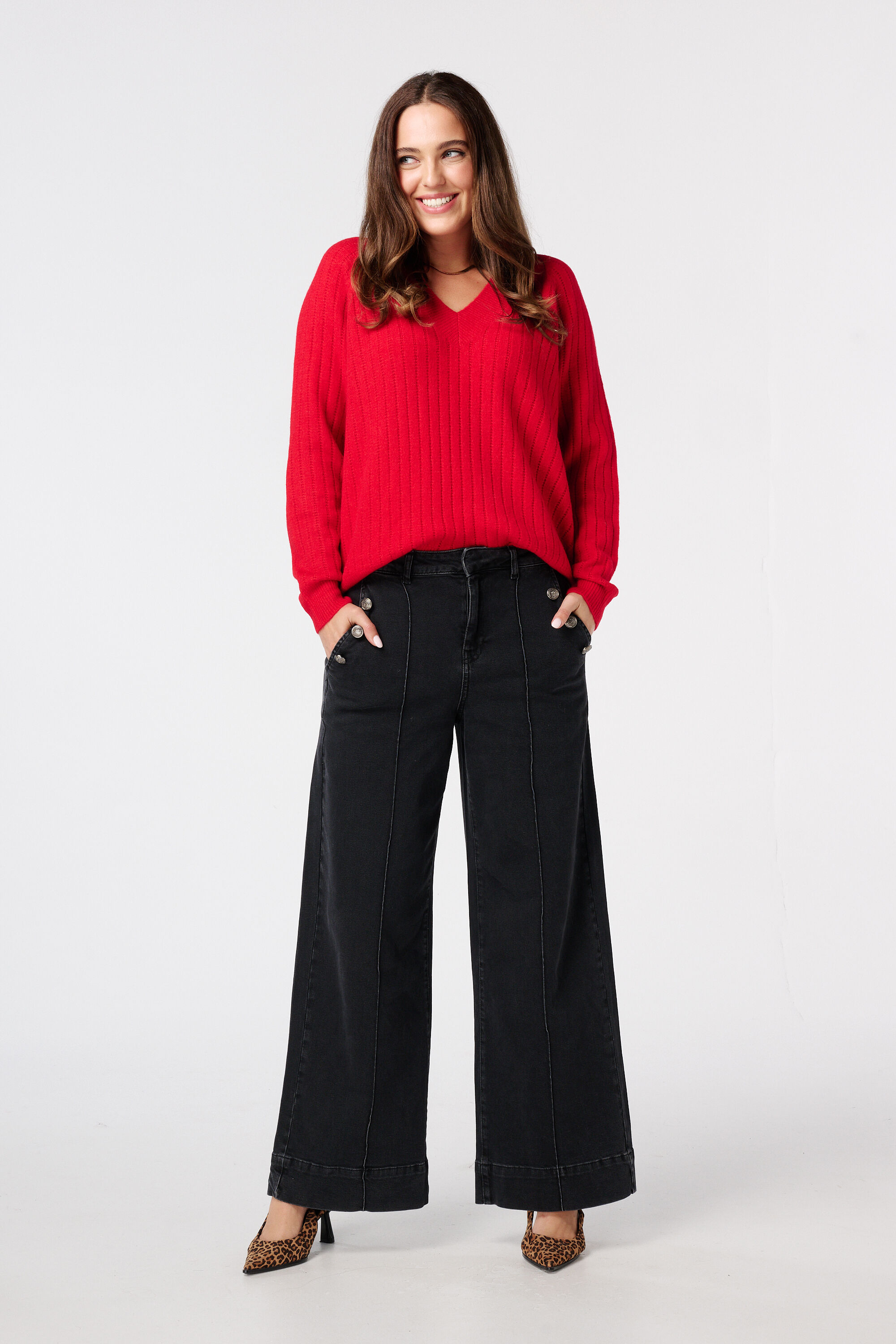 Fein gestrickter Pullover mit Muster image number 5