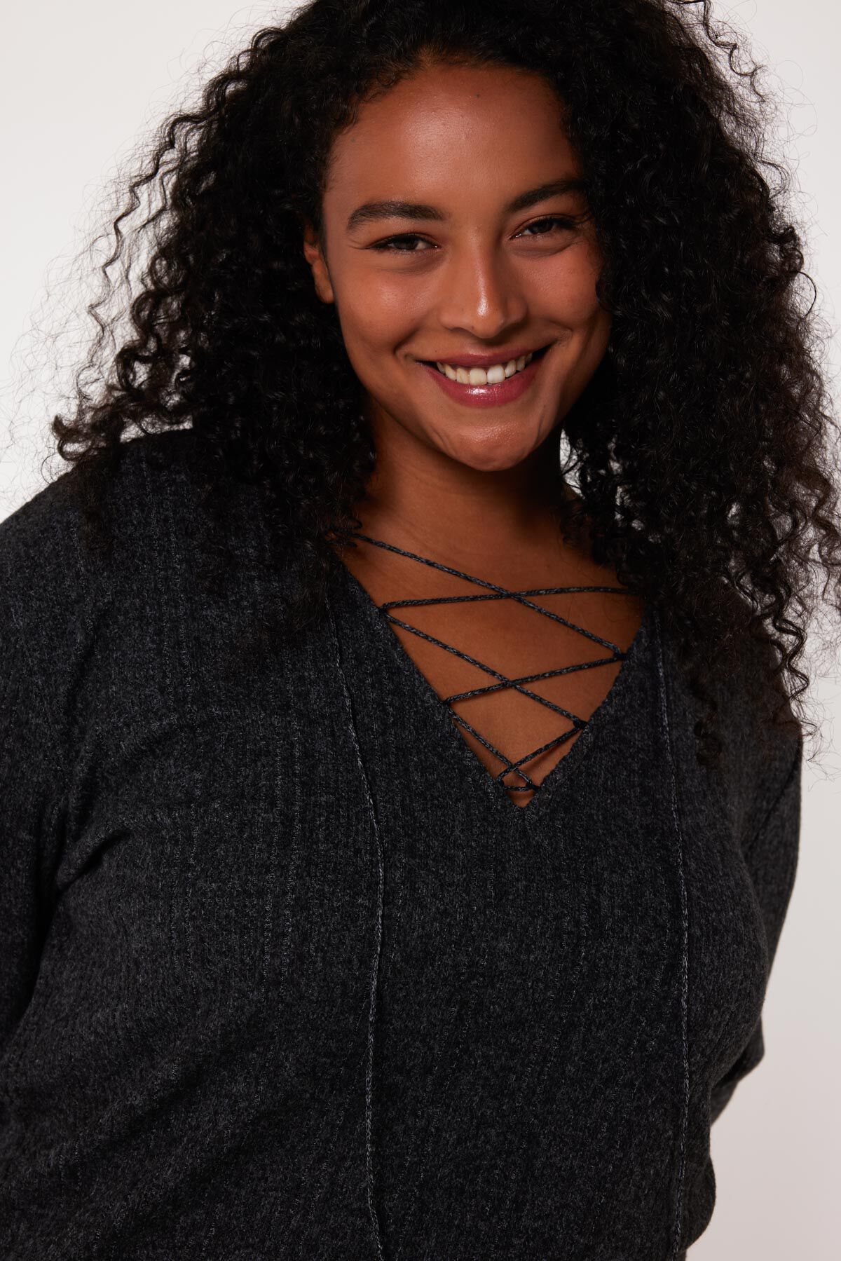 Gerade geschnittenes Top mit V-Ausschnitt  image number 4