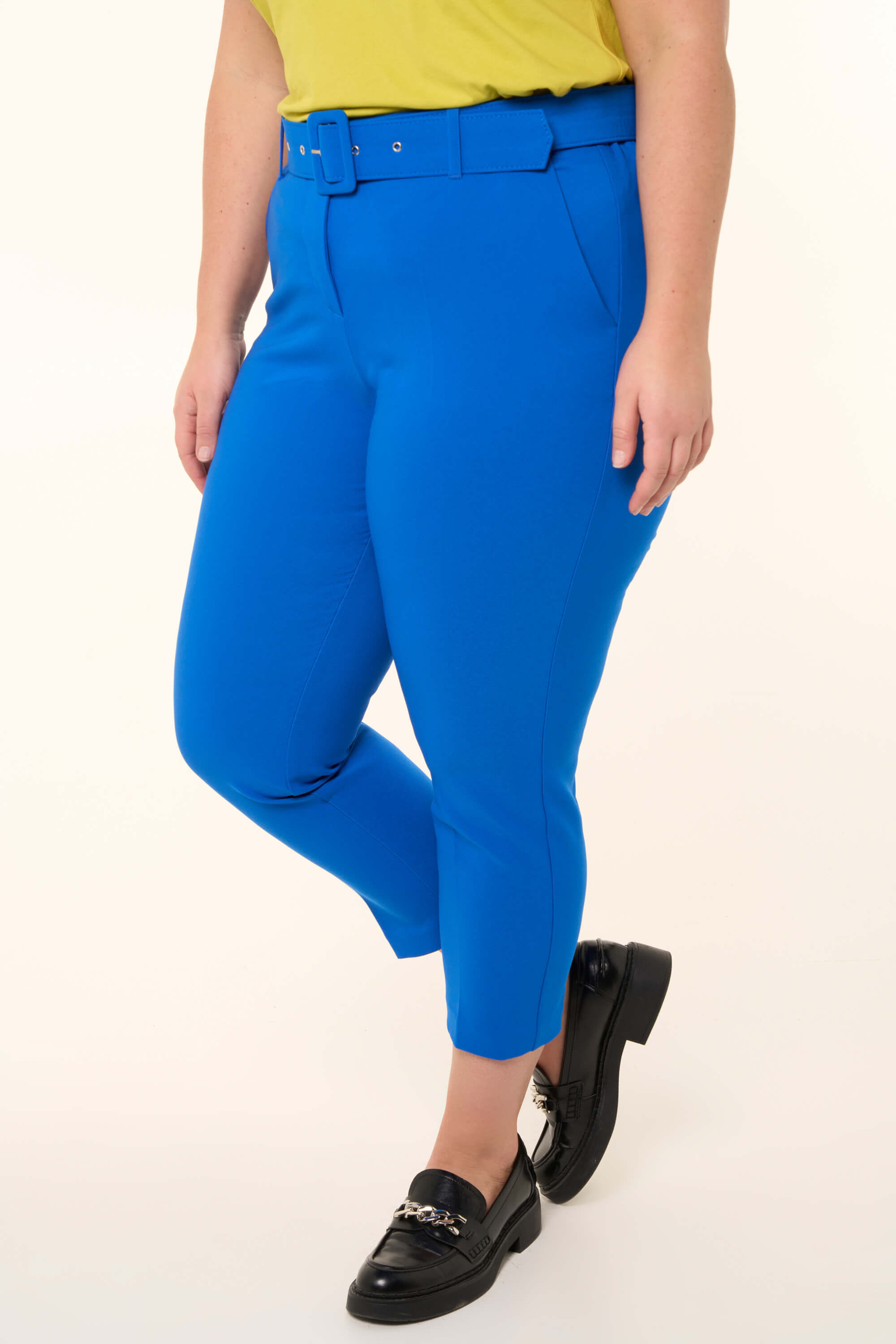 Hose mit G&uuml;rtel  image number 6