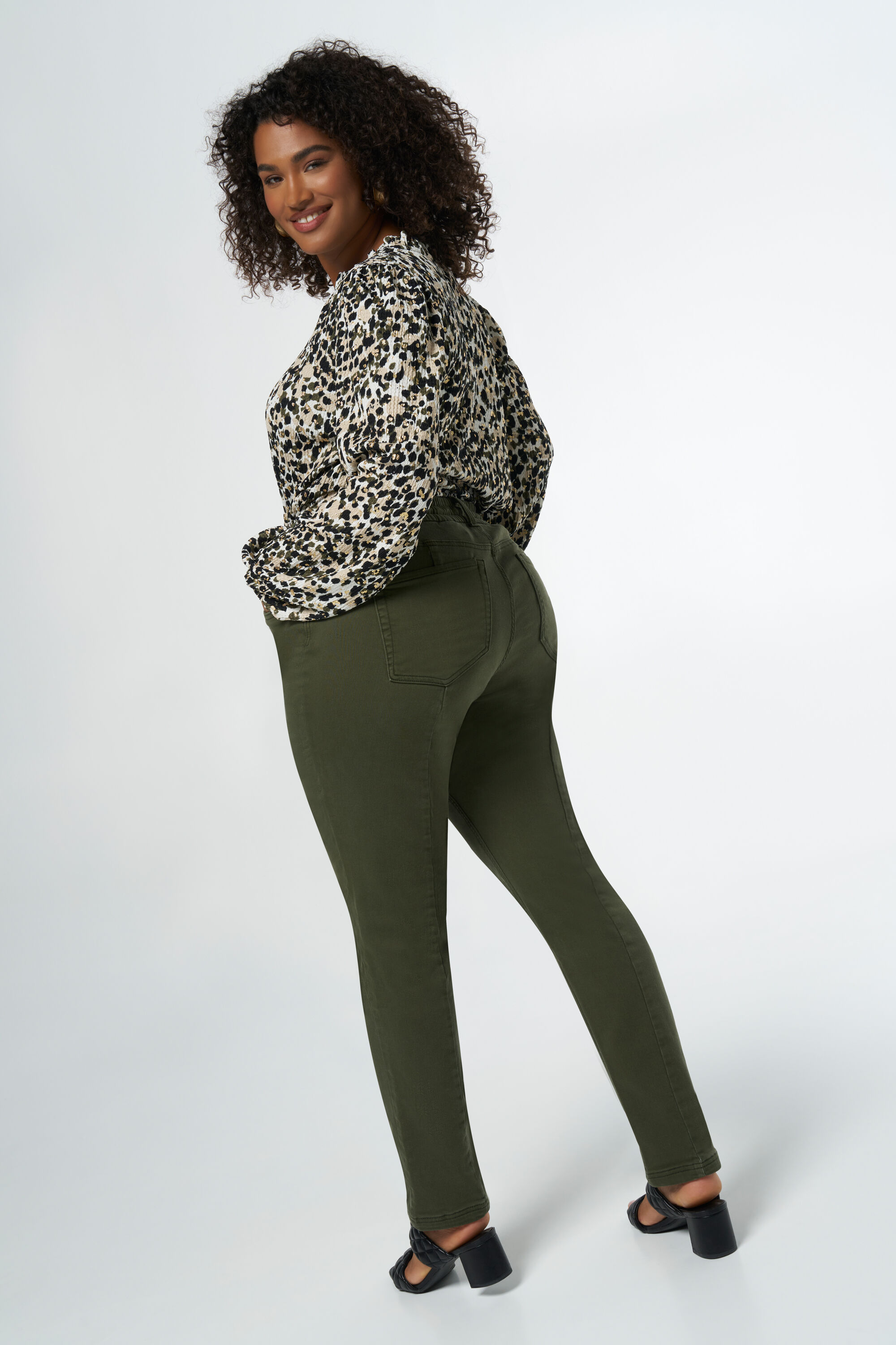 Jogginghose aus Denim image number 3