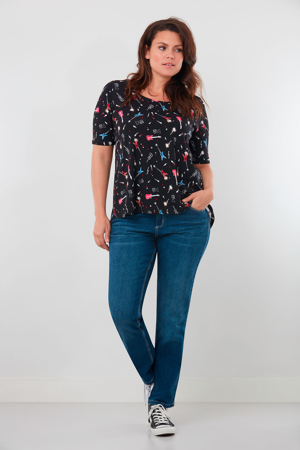 T-Shirt mit l&auml;ngerem R&uuml;cken image number 3