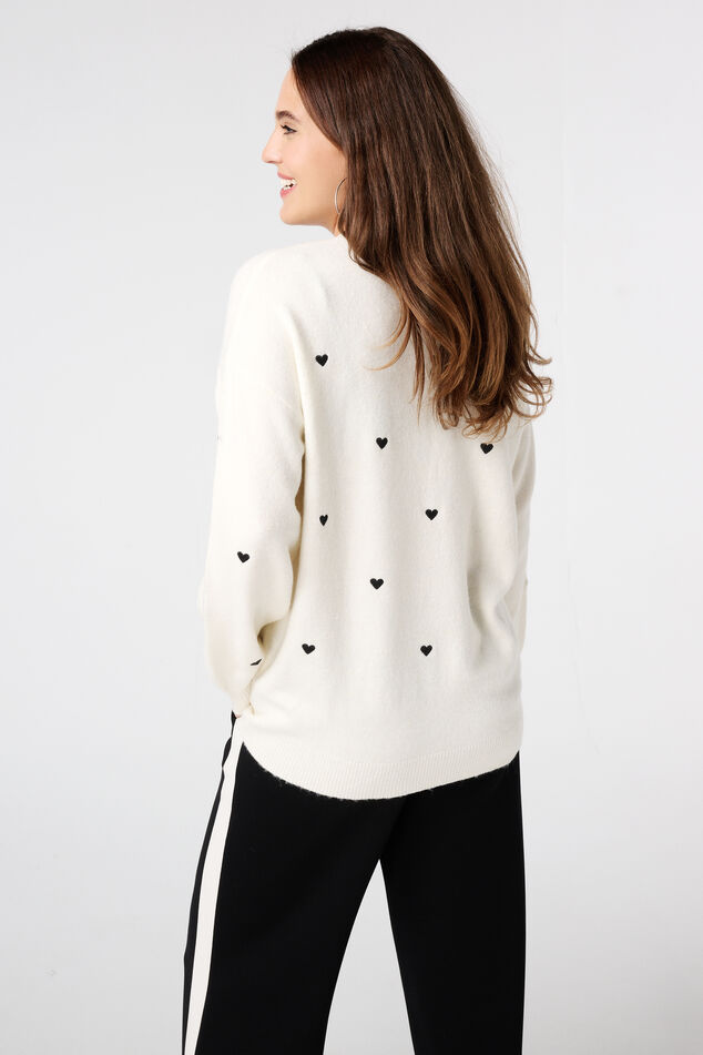 Fein gestrickter Pullover mit gestickten Herzen image number 3