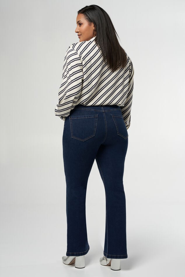 Jeans mit ausgestelltem Bein JASMIN image 3