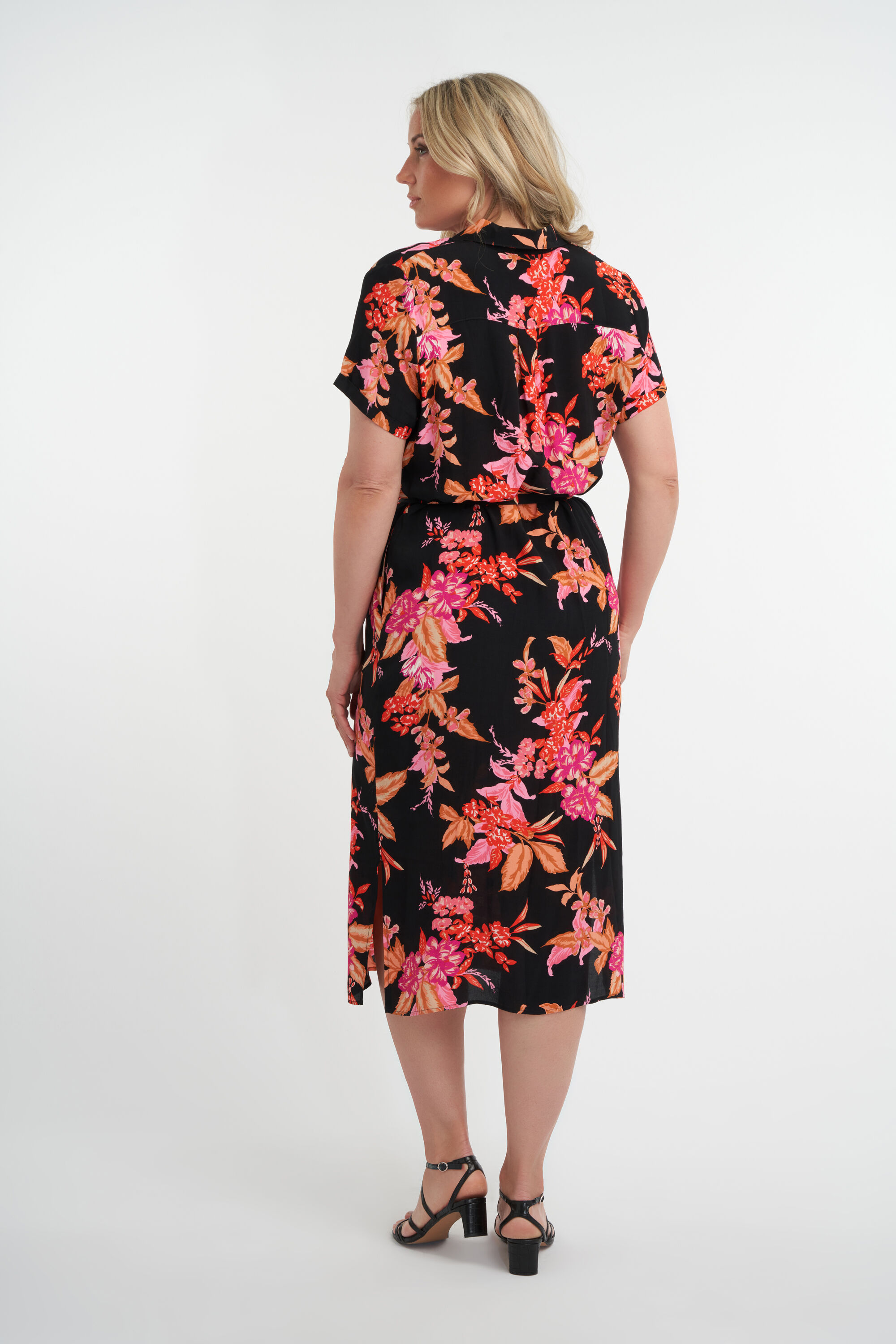 Langes Kleid mit Bindeg&uuml;rtel image number 4