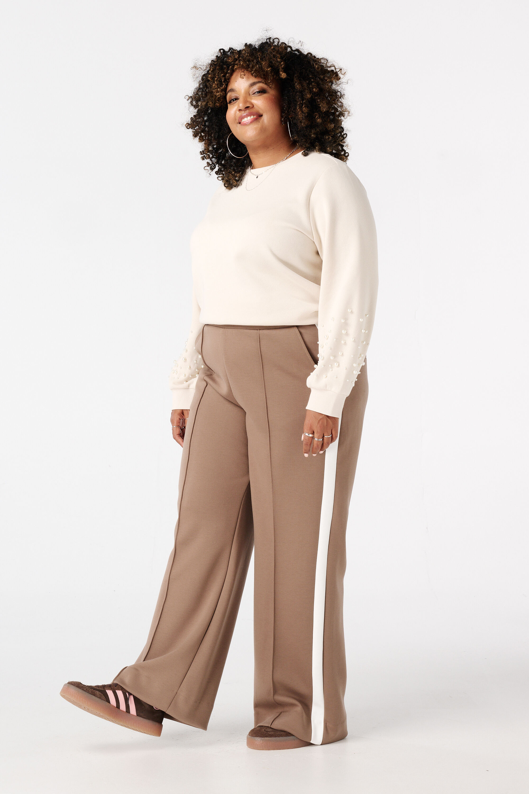 Pullover mit Perlendetail image number 5