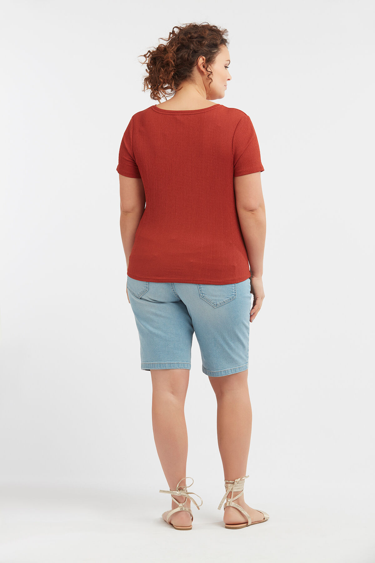 T-Shirt mit Knopf image number 5