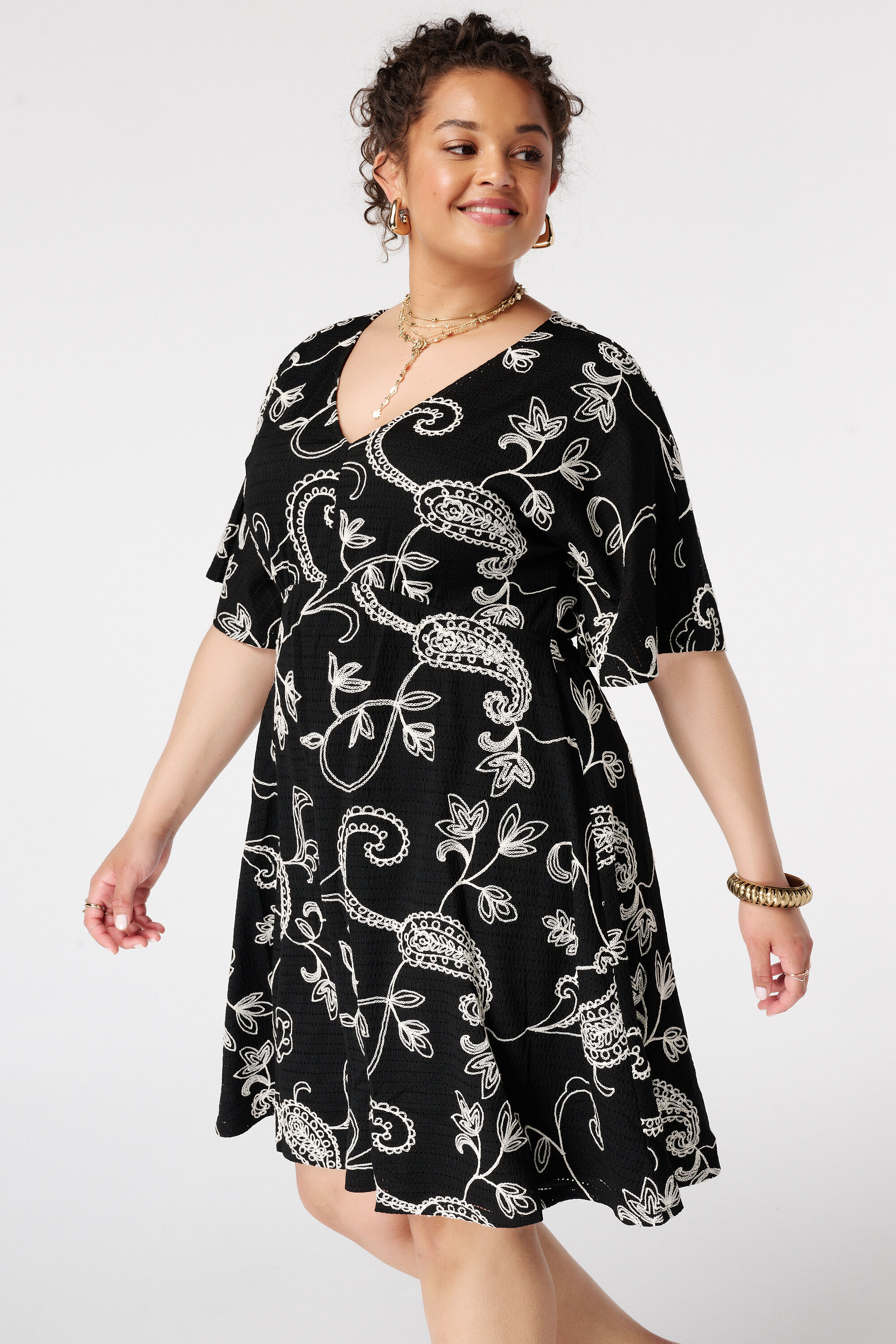 Kurzes Kleid mit Schmetterlings&auml;rmeln image number 5