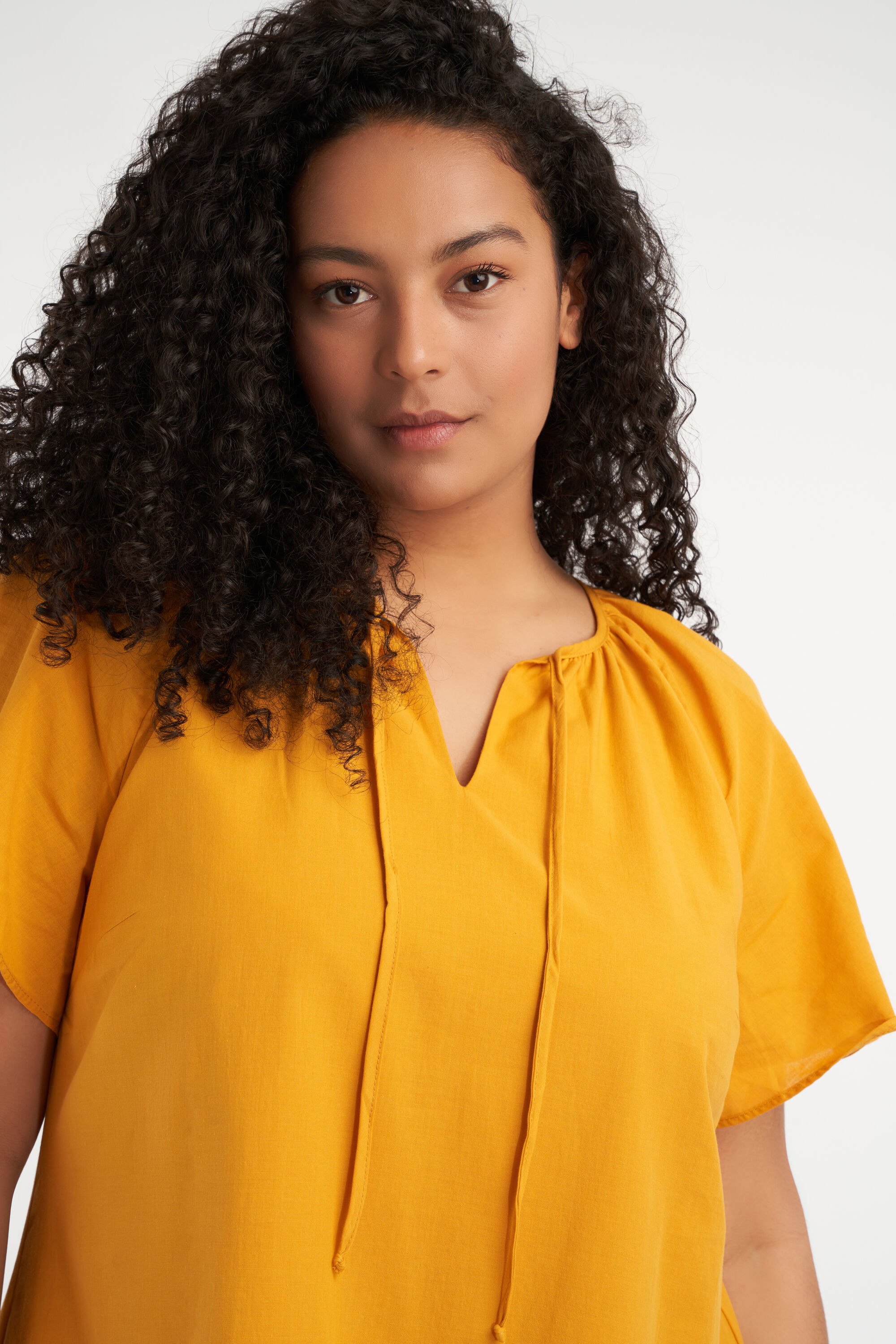 Kurzes ausgestelltes Kleid image number 5