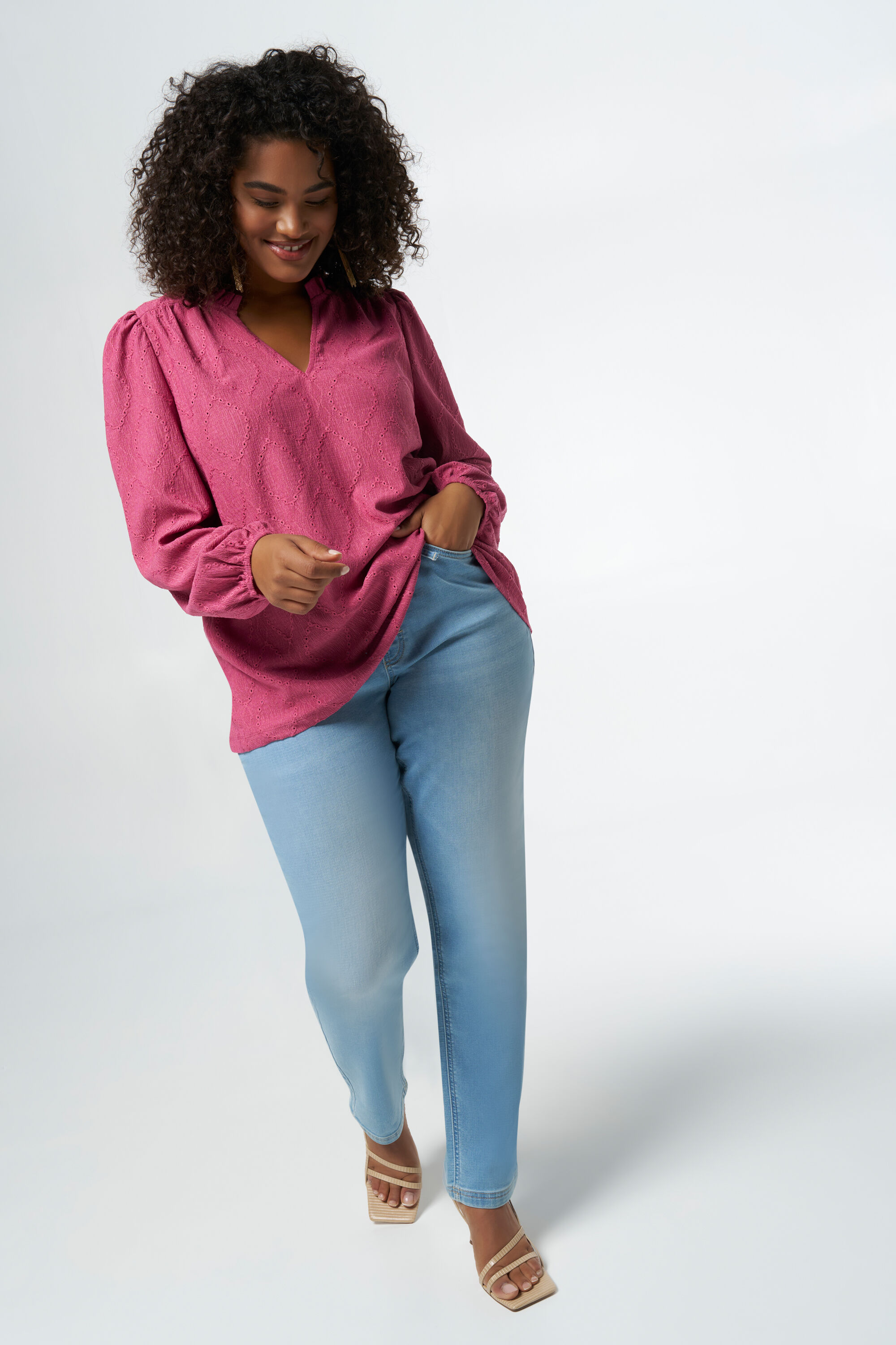 Besticktes Oberteil image number 5