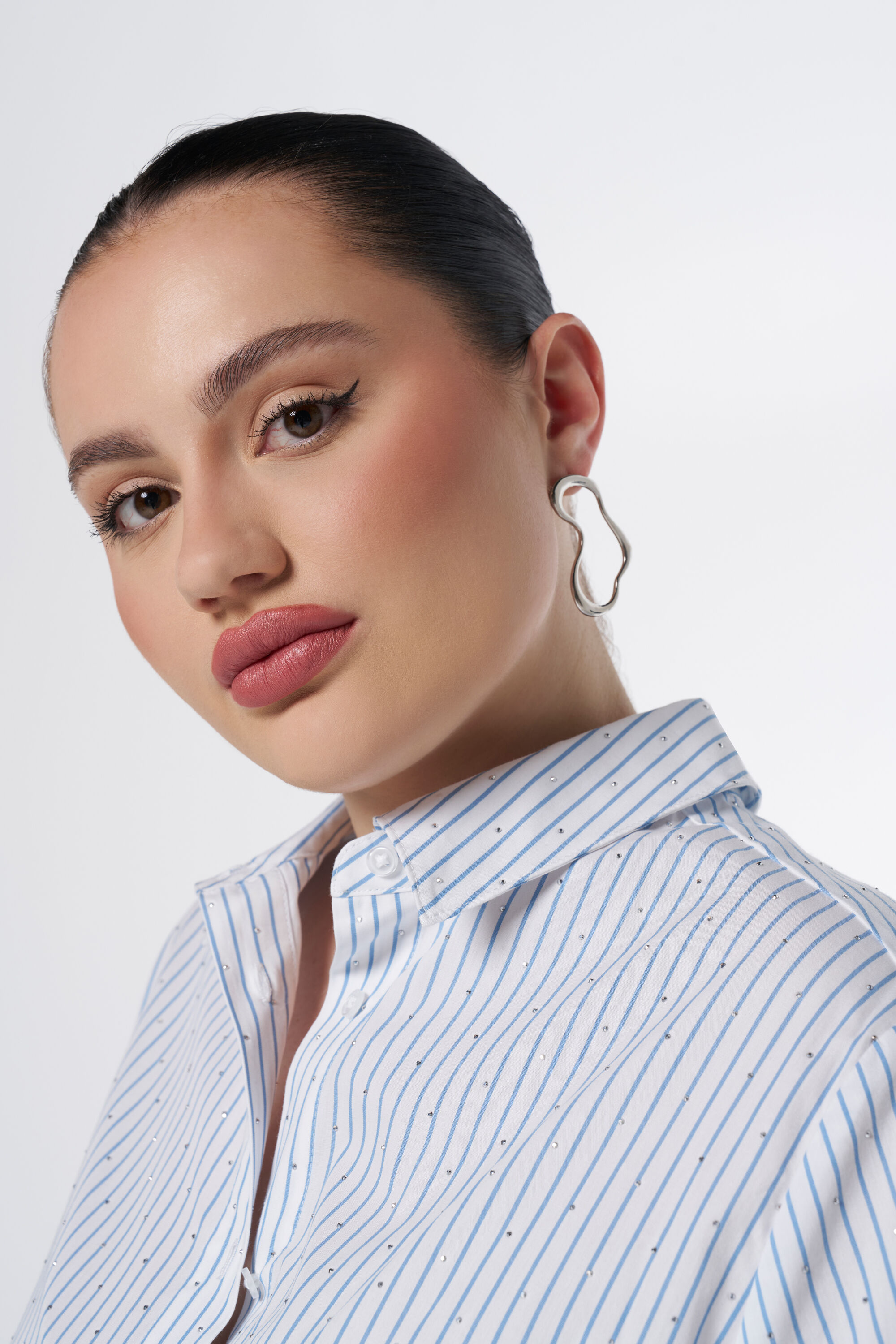 Shirt mit Strasssteinen image number 4