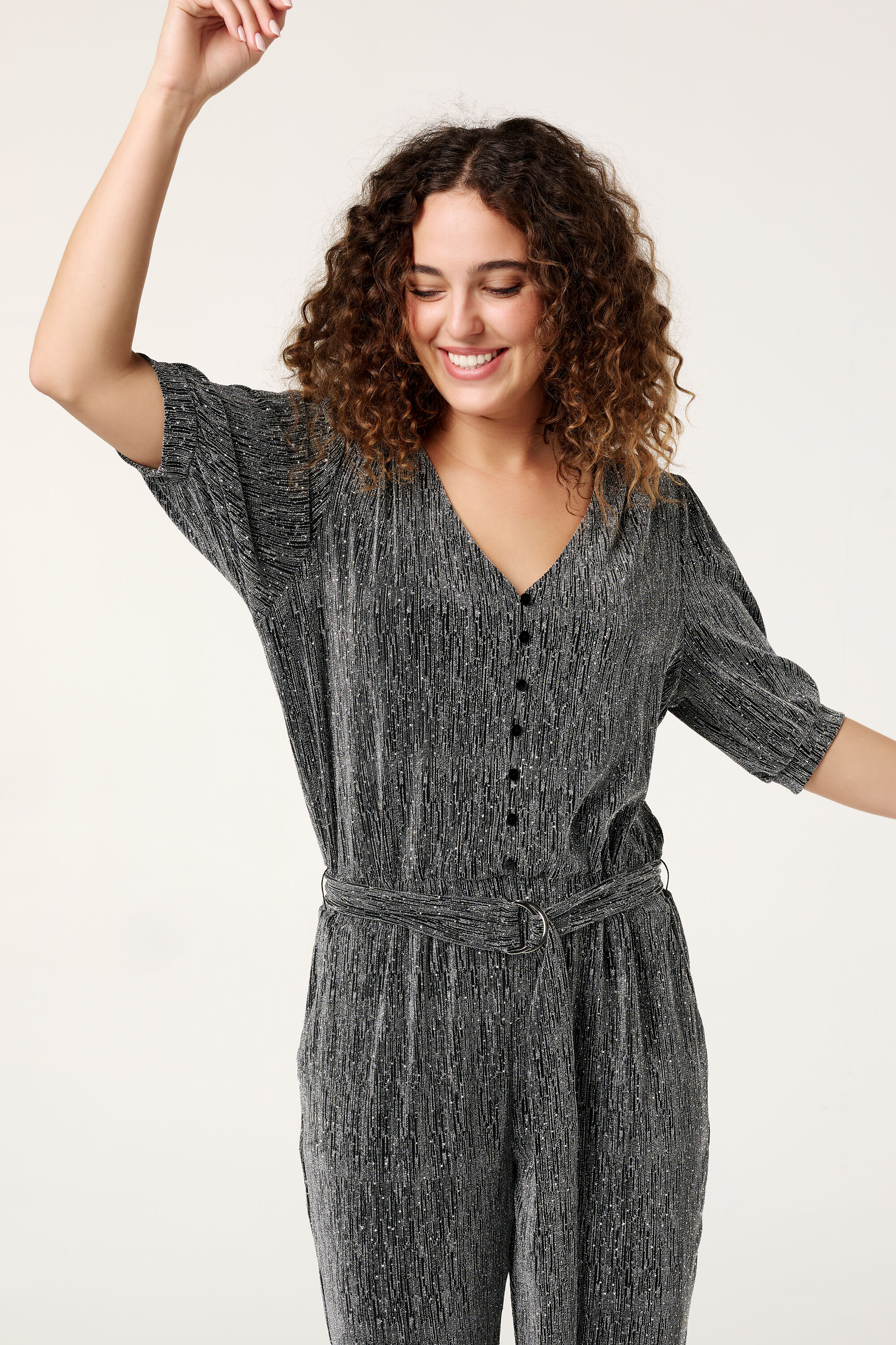 Jumpsuit mit Glitzereffekt  image number 5