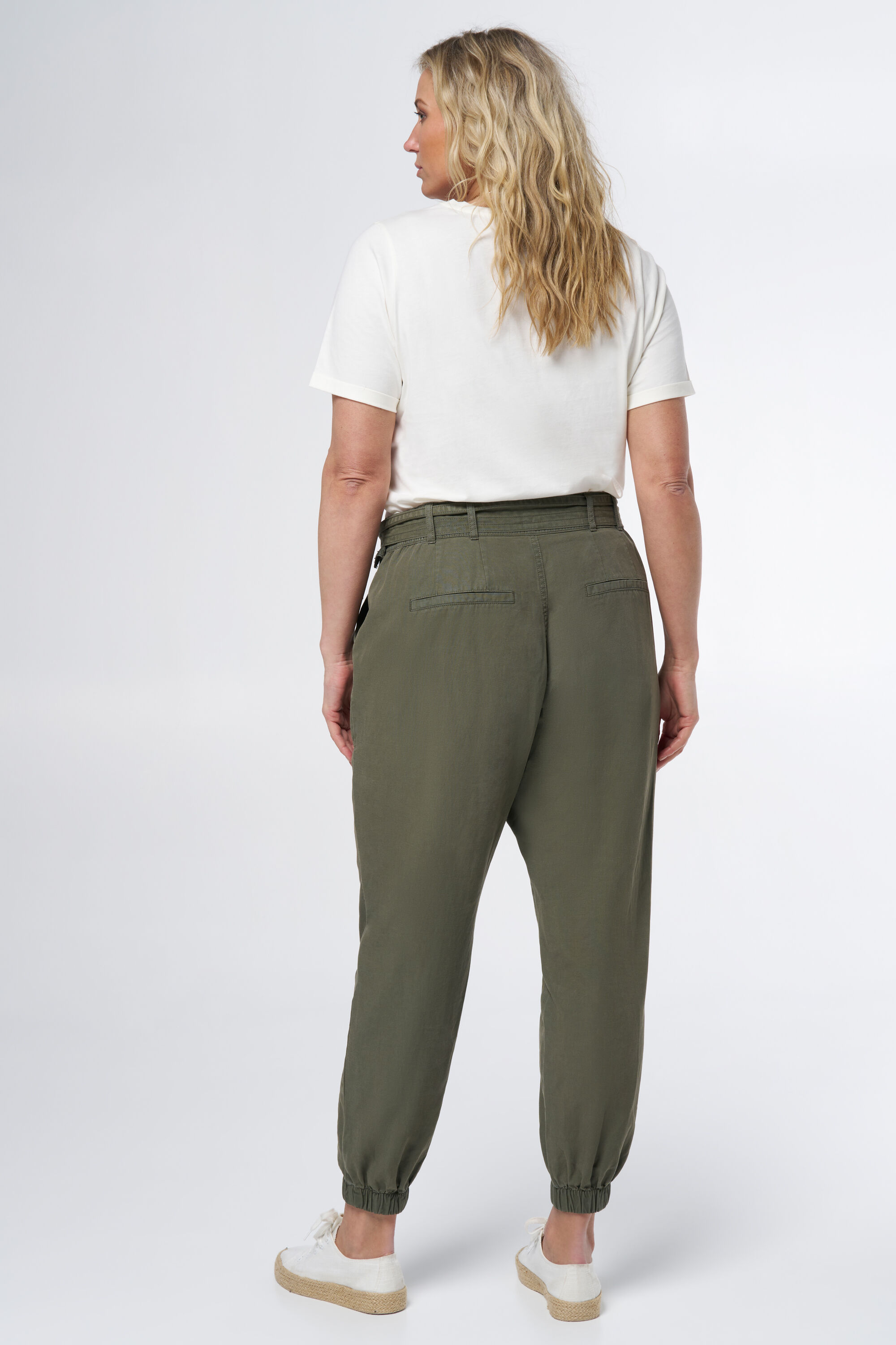 Hose mit G&uuml;rtel image number 3