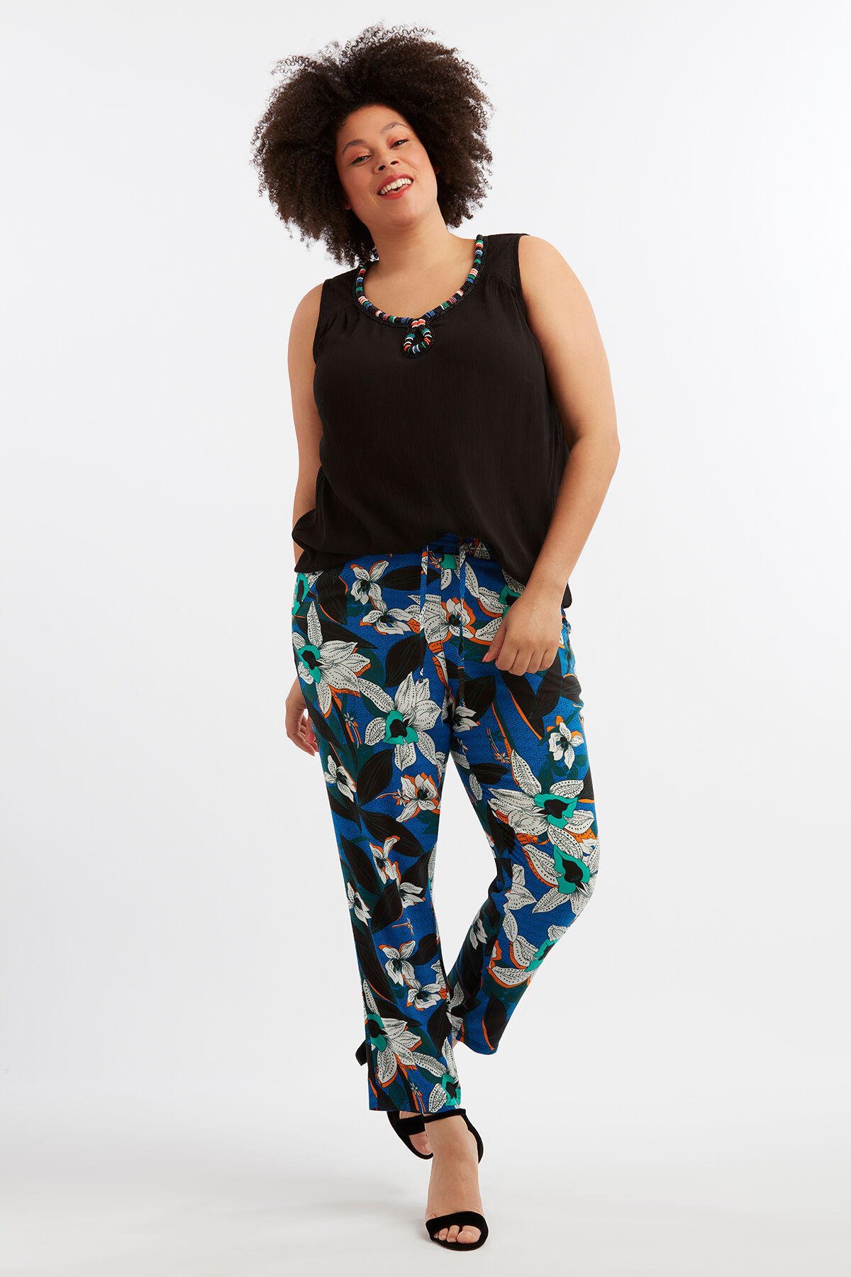 Bluse mit Perlendetail image number 6