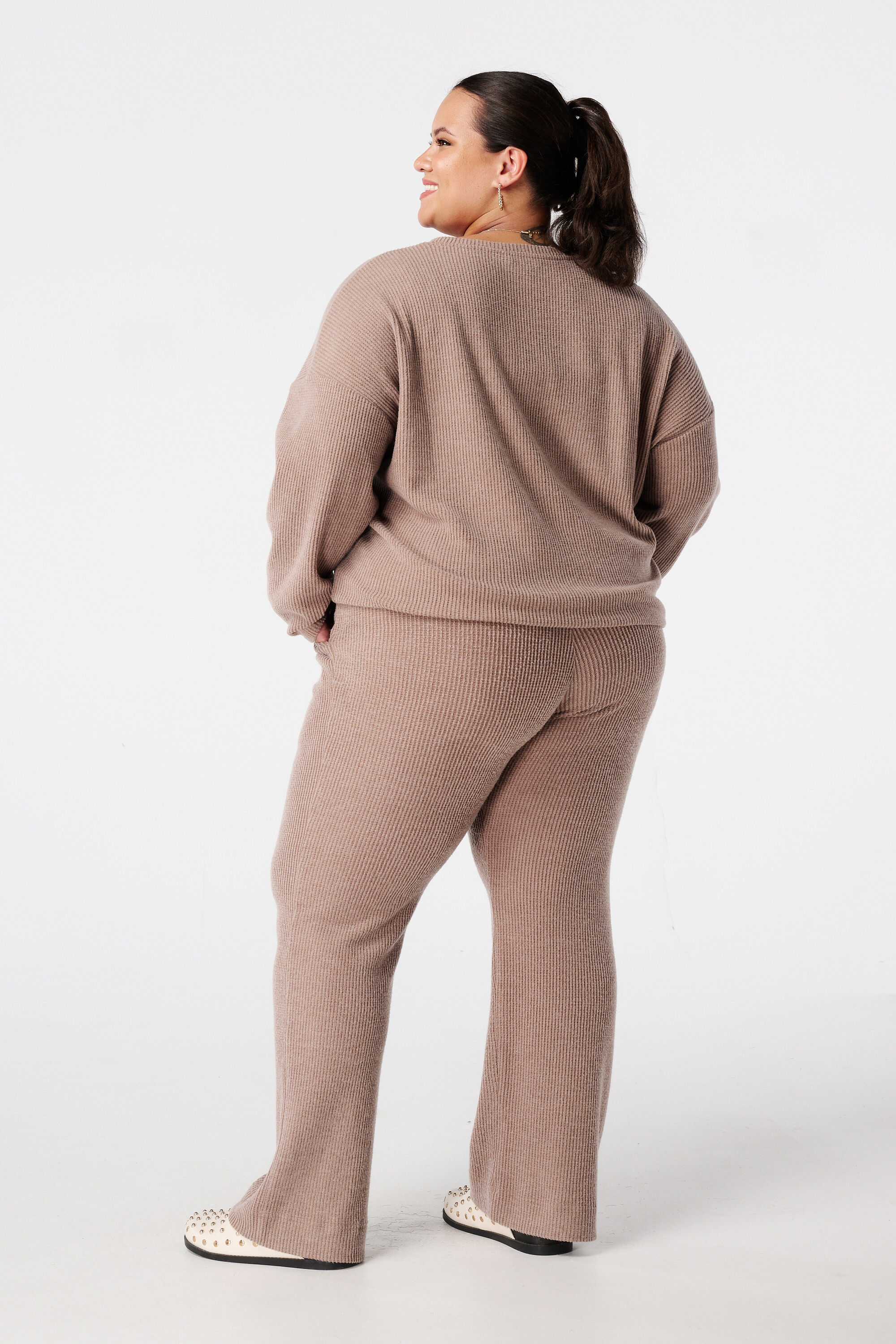 Gerade Hose mit elastischem Bund image number 3