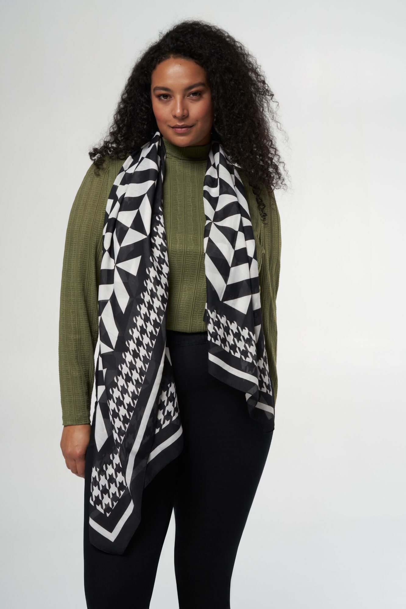 Schal mit Jacquard-Print  image number 3