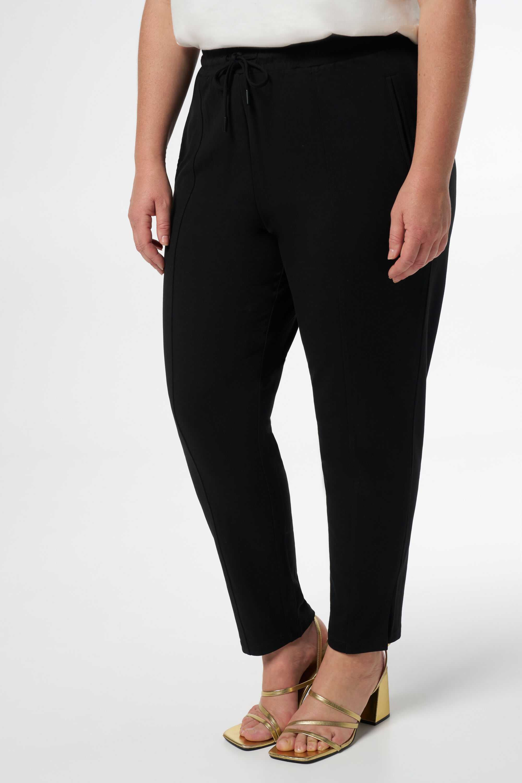 Weit geschnittene Jogginghose  image number 5