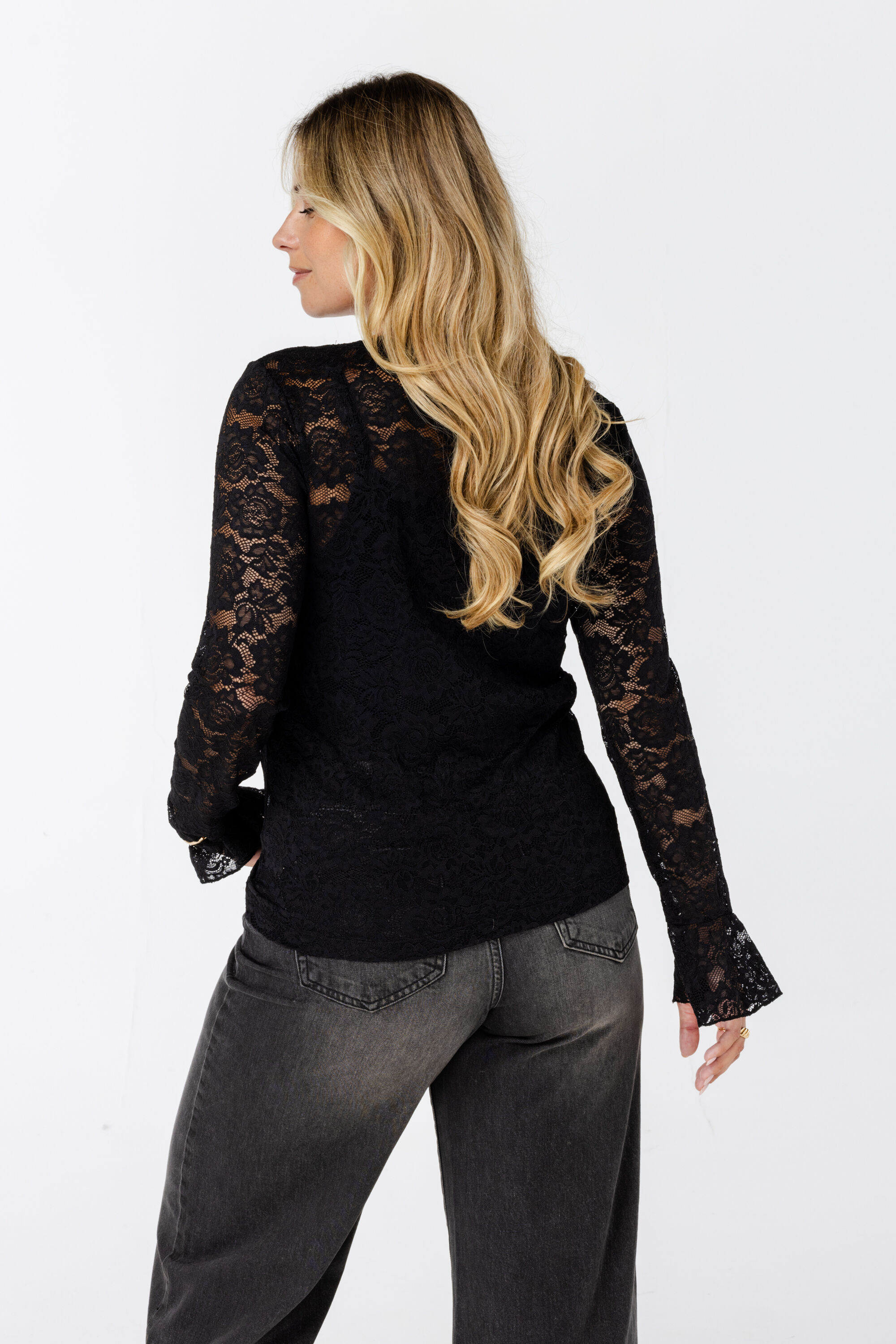 Lace top with long sleeves image number 3