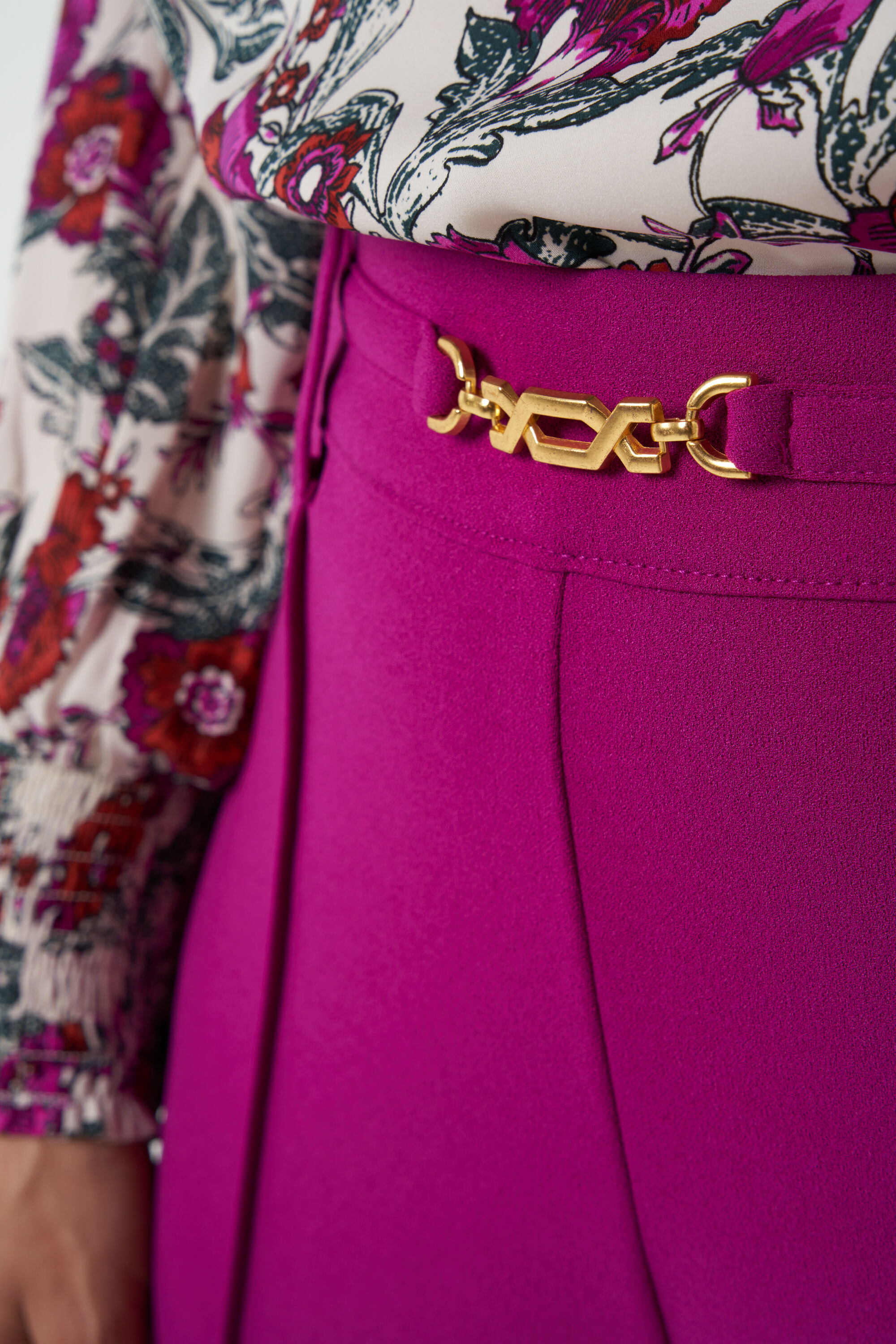 Hosen mit weit geschnittenem Bein image number 4