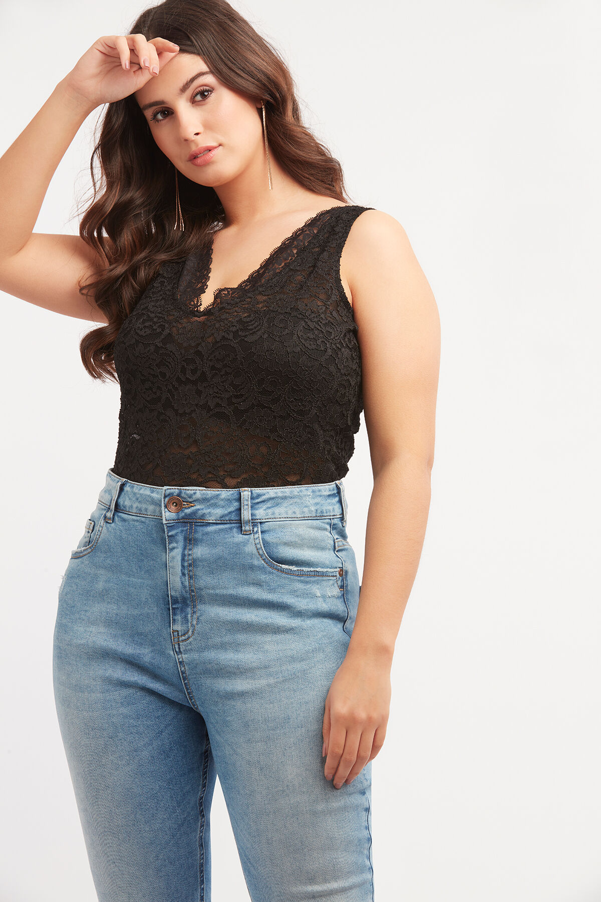 Body mit Spitze image number 6