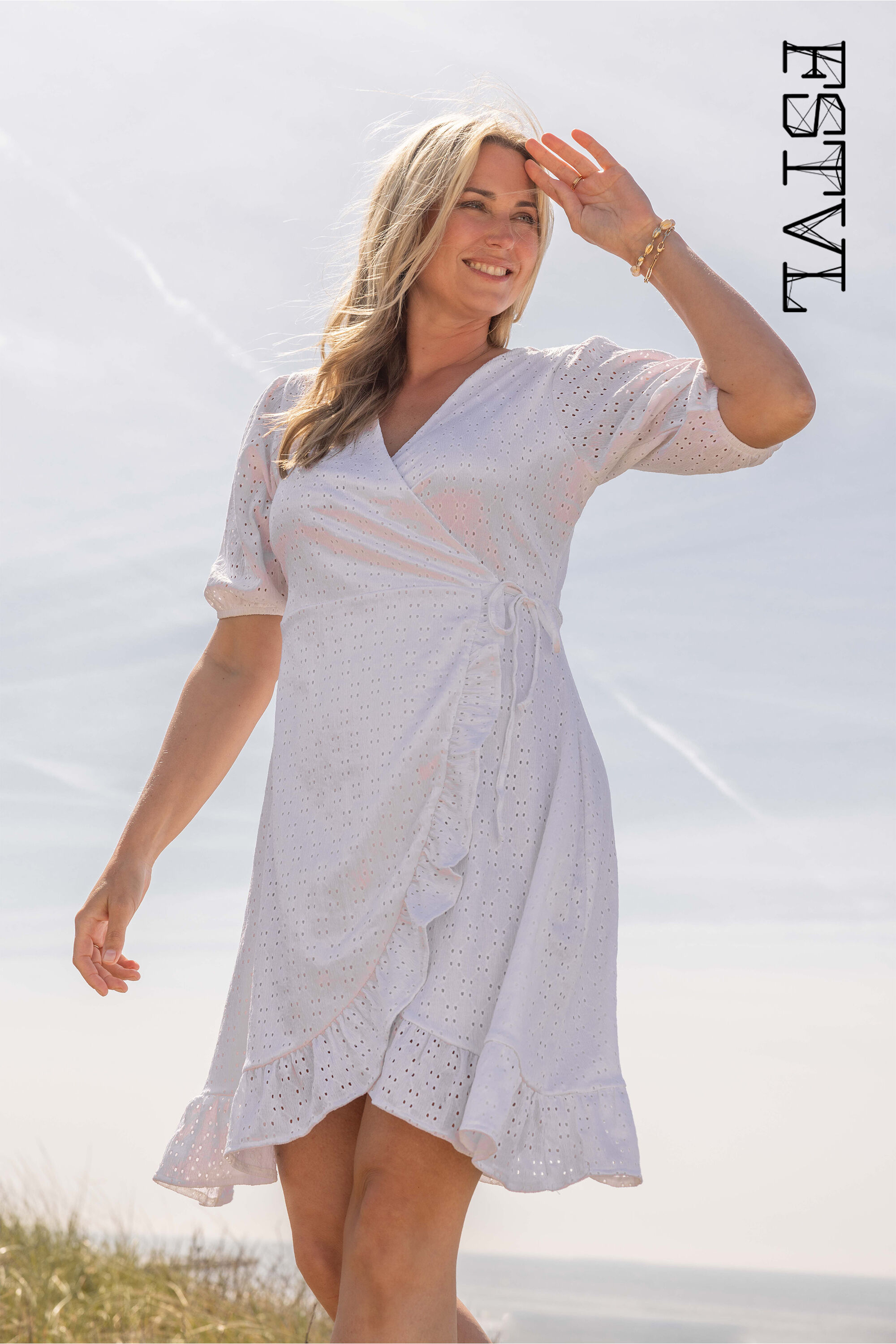 Wickelkleid mit Lochstickerei image number 0