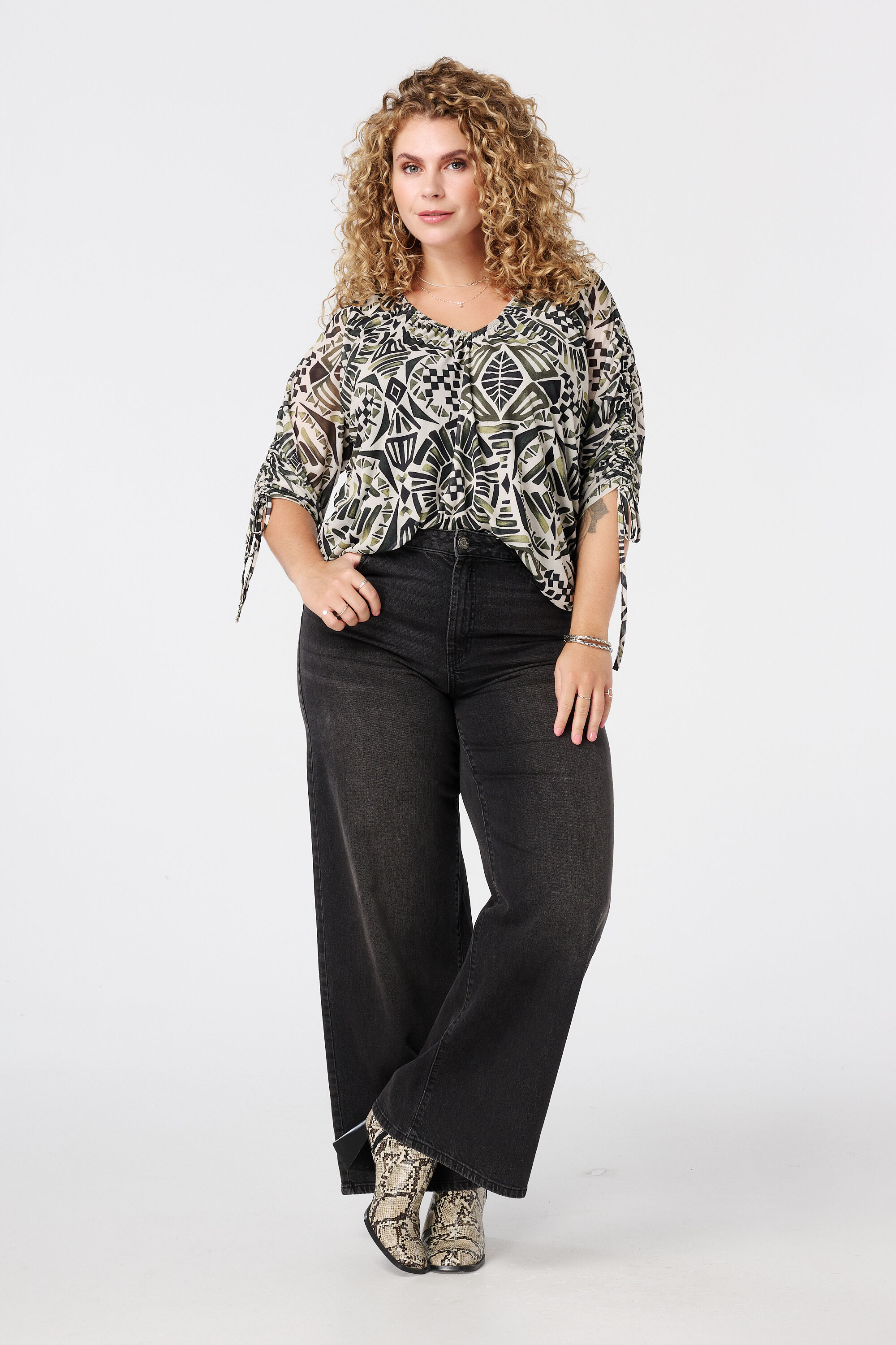 Bluse mit Print und Kordelzug&auml;rmeln image number 5