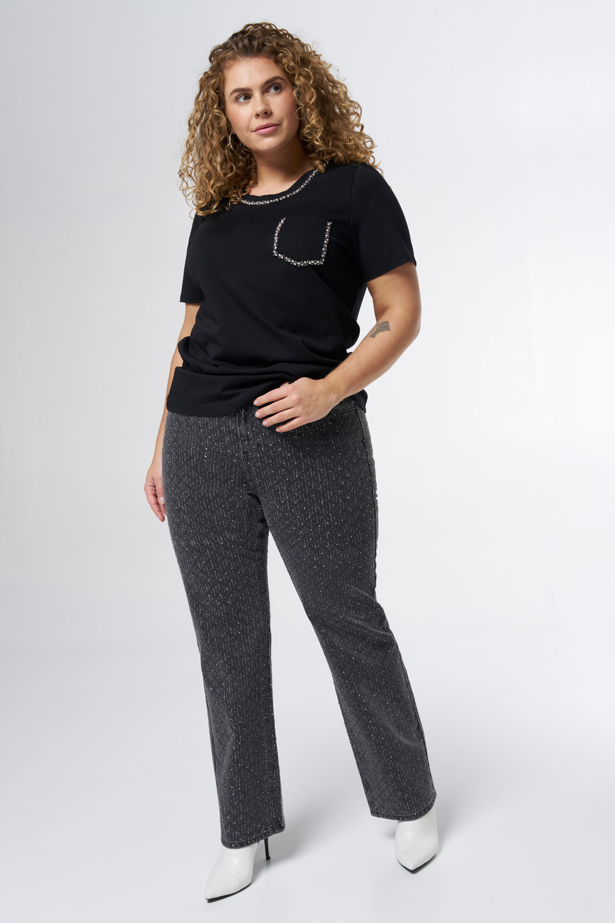 T-Shirt mit Perlen image number 5