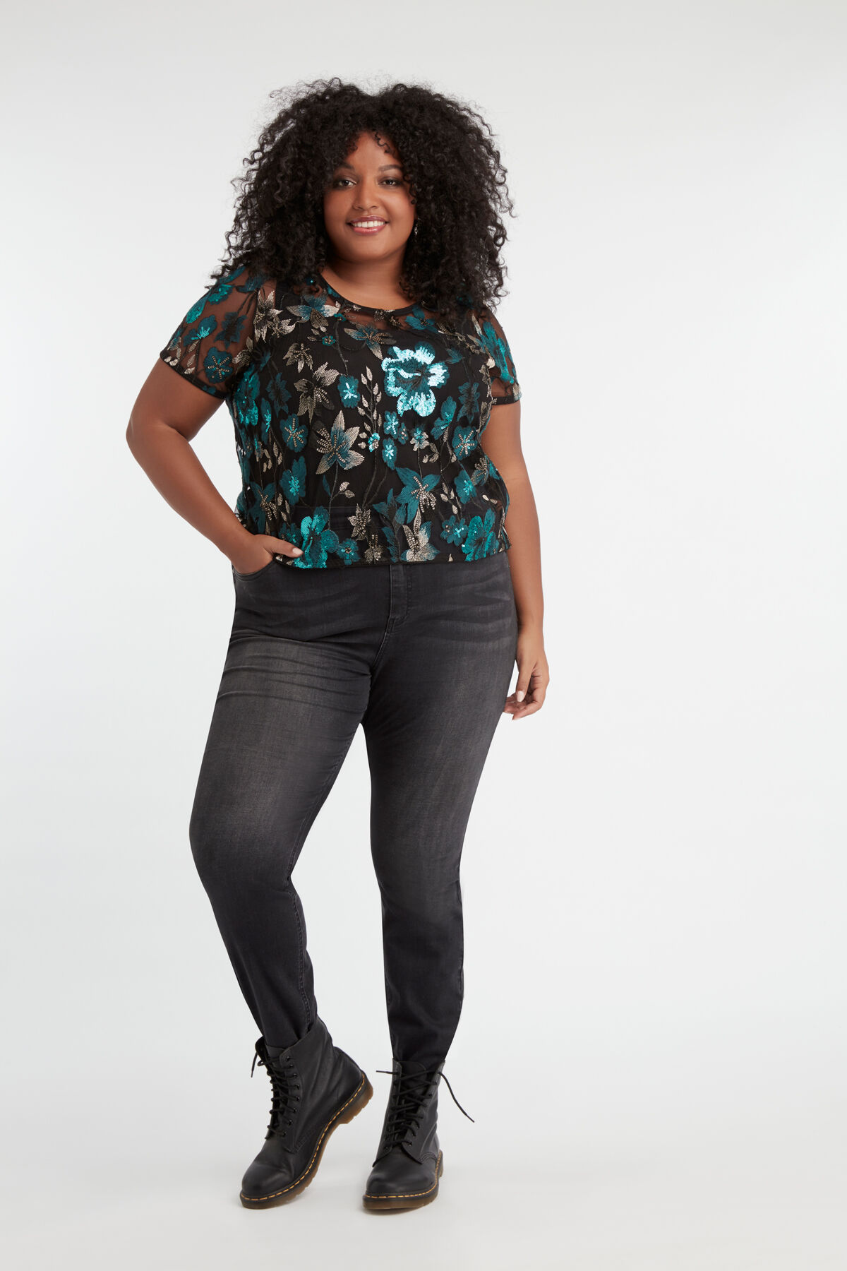 Cropped-Top mit Stickerei image number 4