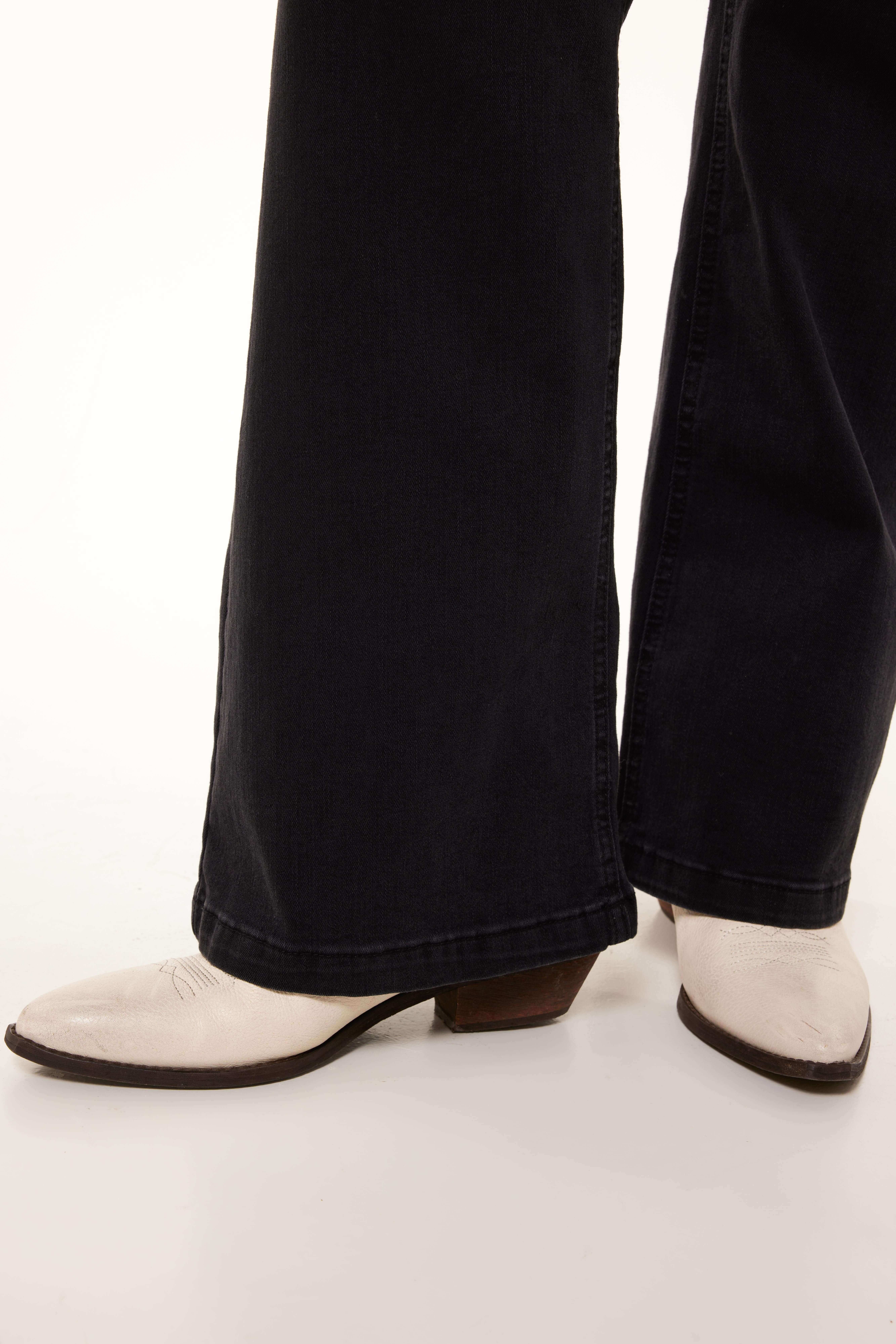 Ausgestellte Jeans  image number 6