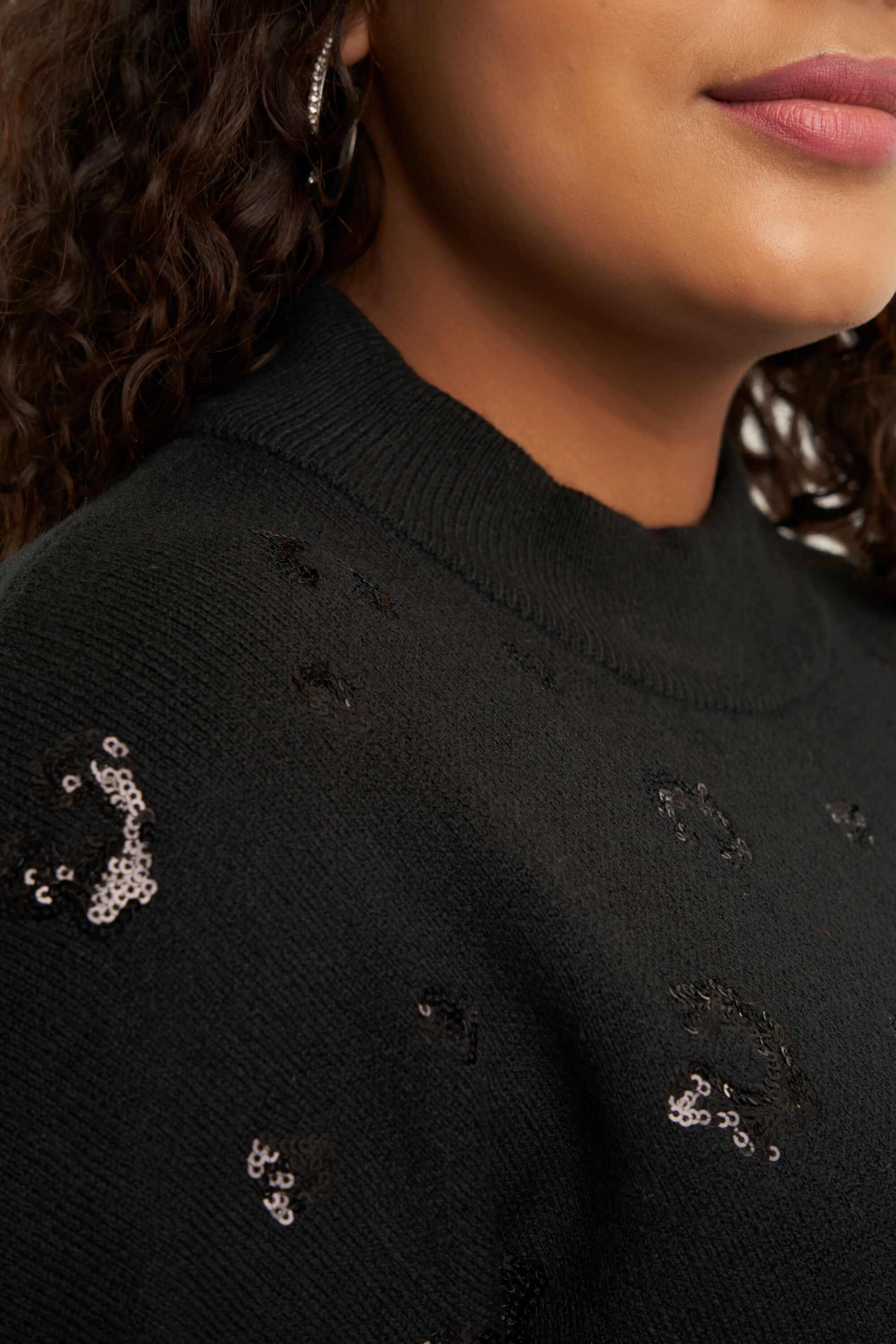 Pullover mit Pailletten image number 5