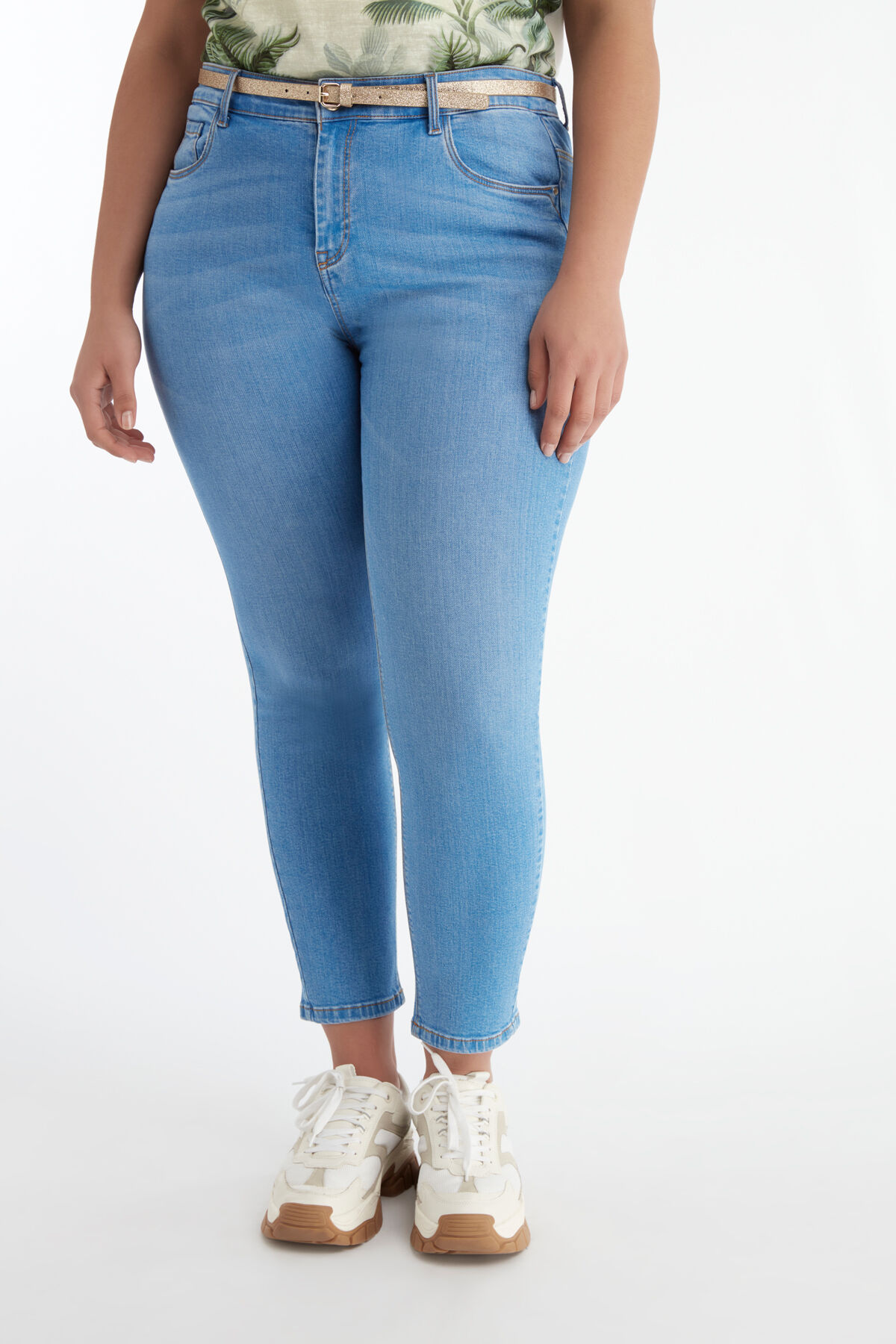 Jeans mit G&uuml;rtel image number 3