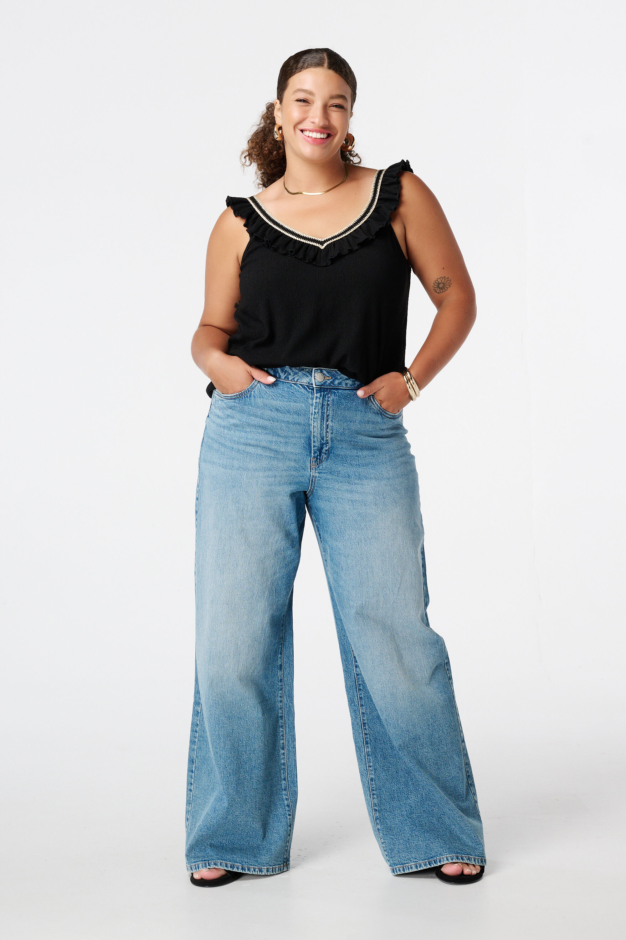 Top mit R&uuml;schenverzierung image number 5