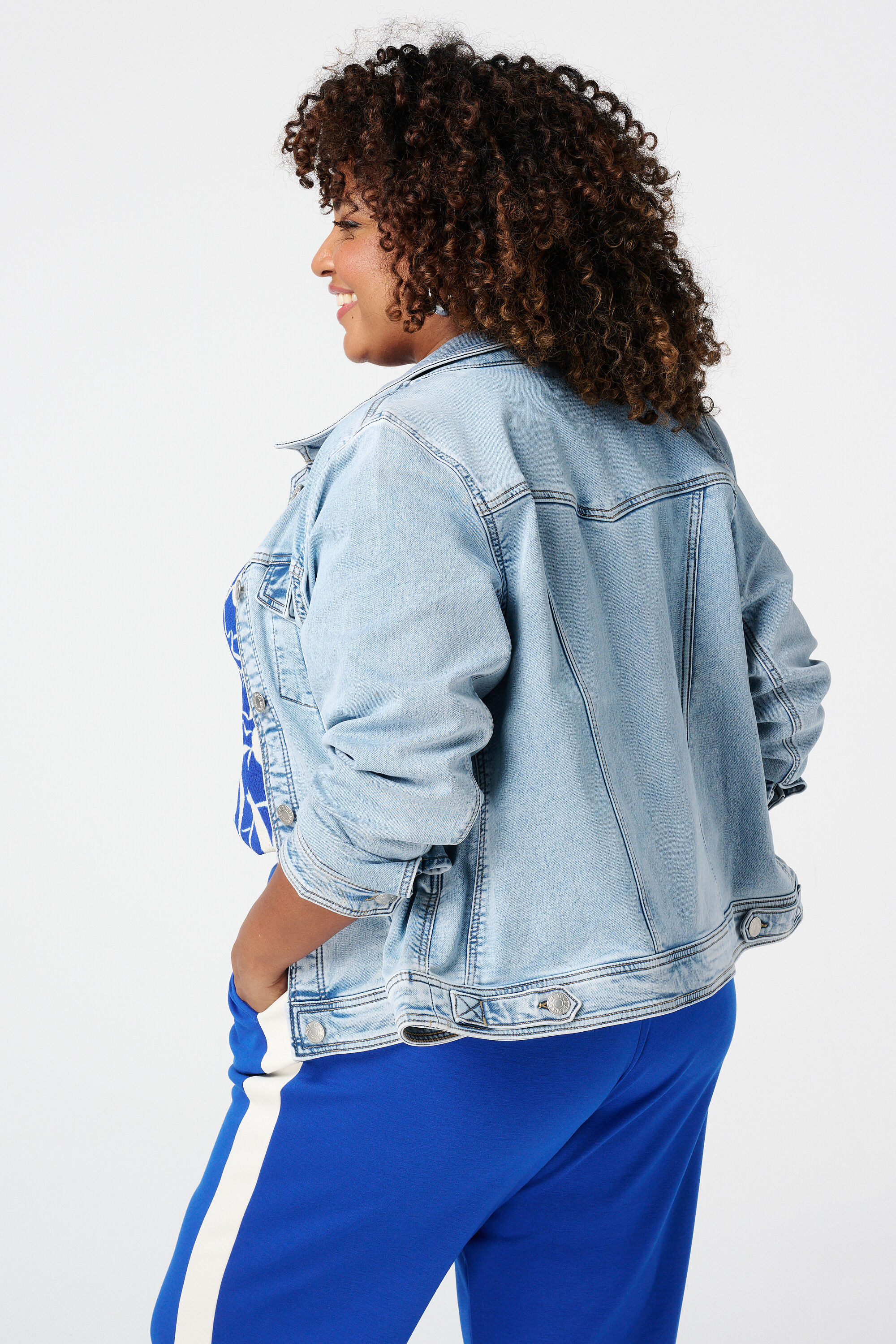 Jeansjacke mit Stretchanteil  image number 3