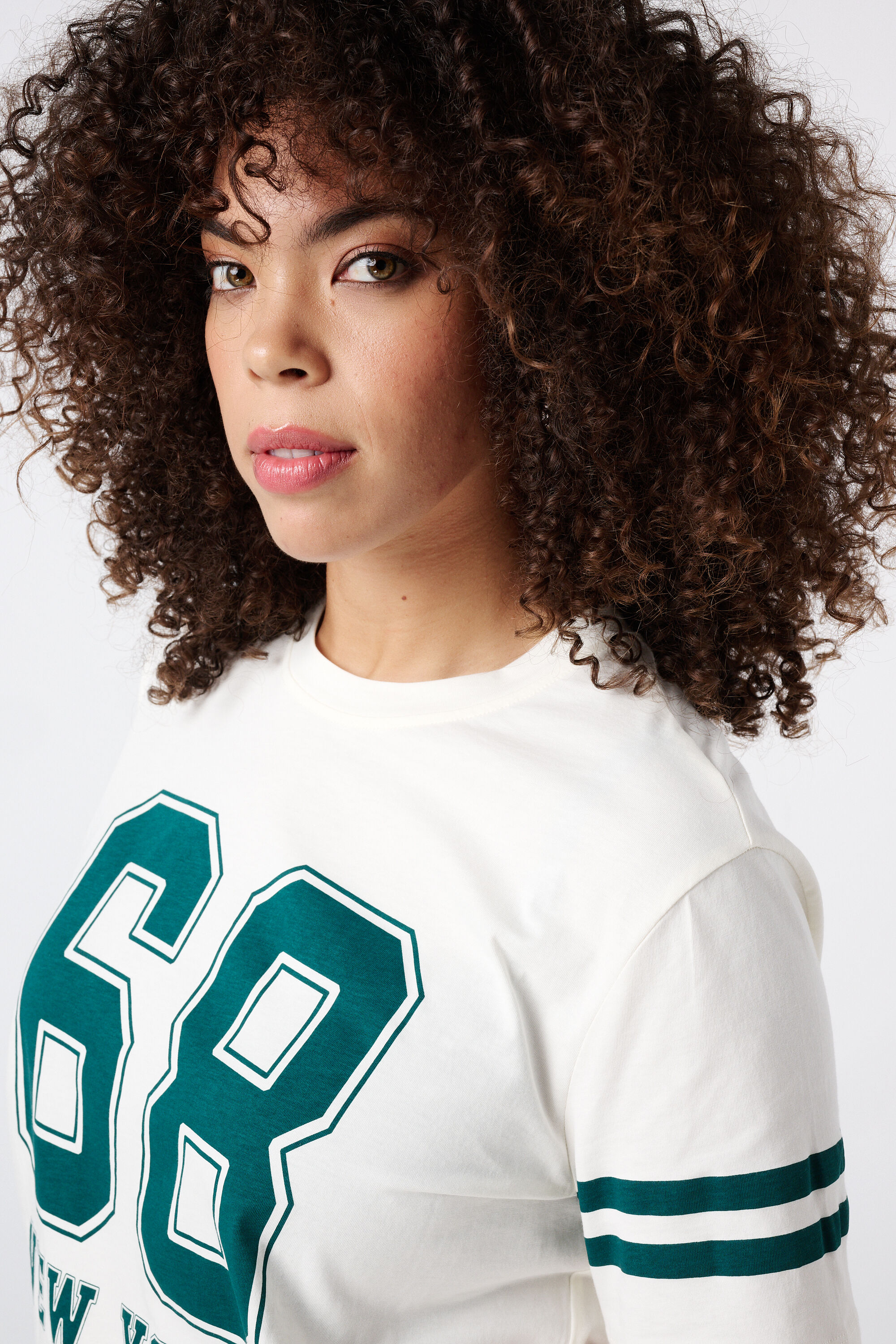 T-Shirt mit Text-Print  image number 4