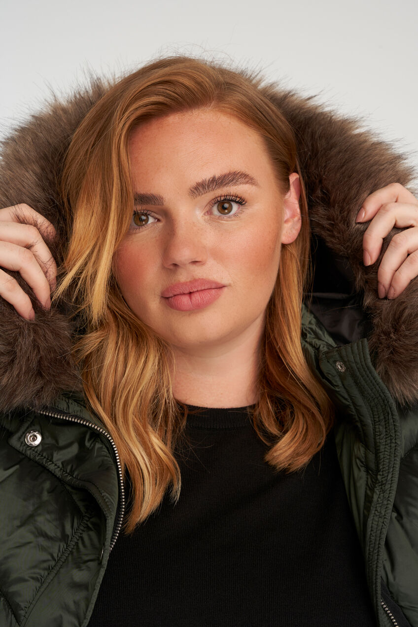 Gef&uuml;tterte Jacke mit Kapuze image number 5