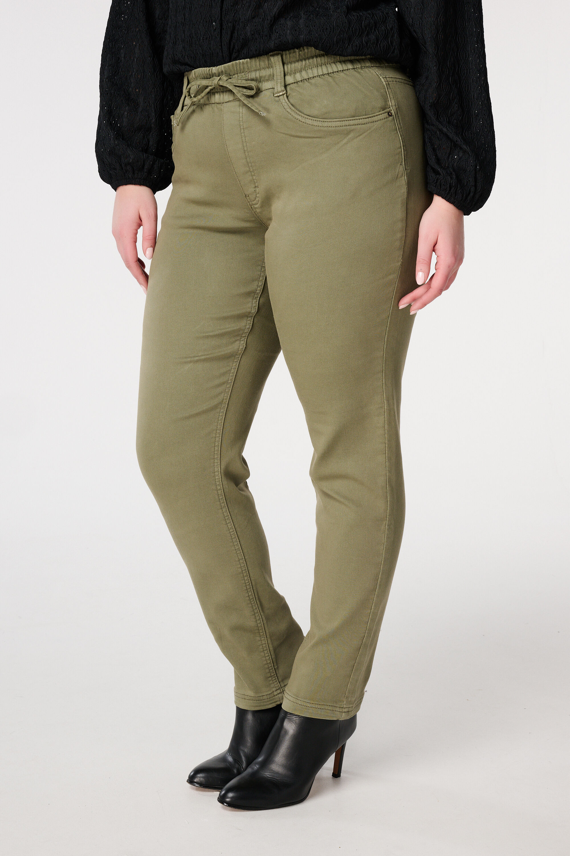 Jogginghose aus Denim image number 5