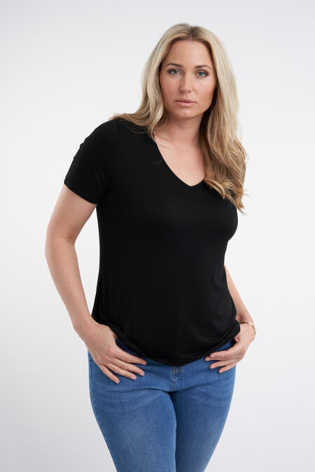 2 T-Shirts mit V-Ausschnitt 2 T-Shirts mit V-Ausschnitt