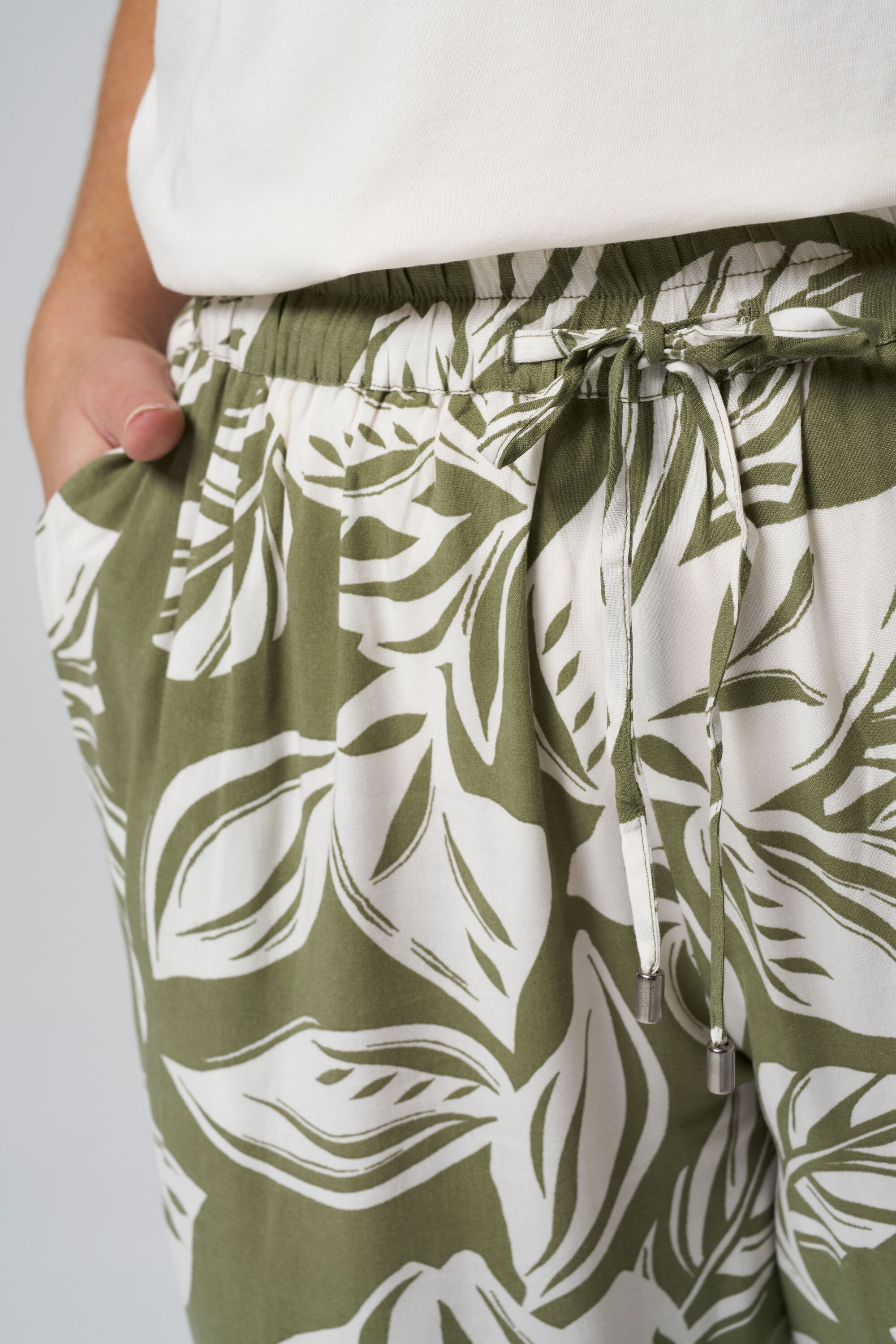 Hose mit Print image number 4