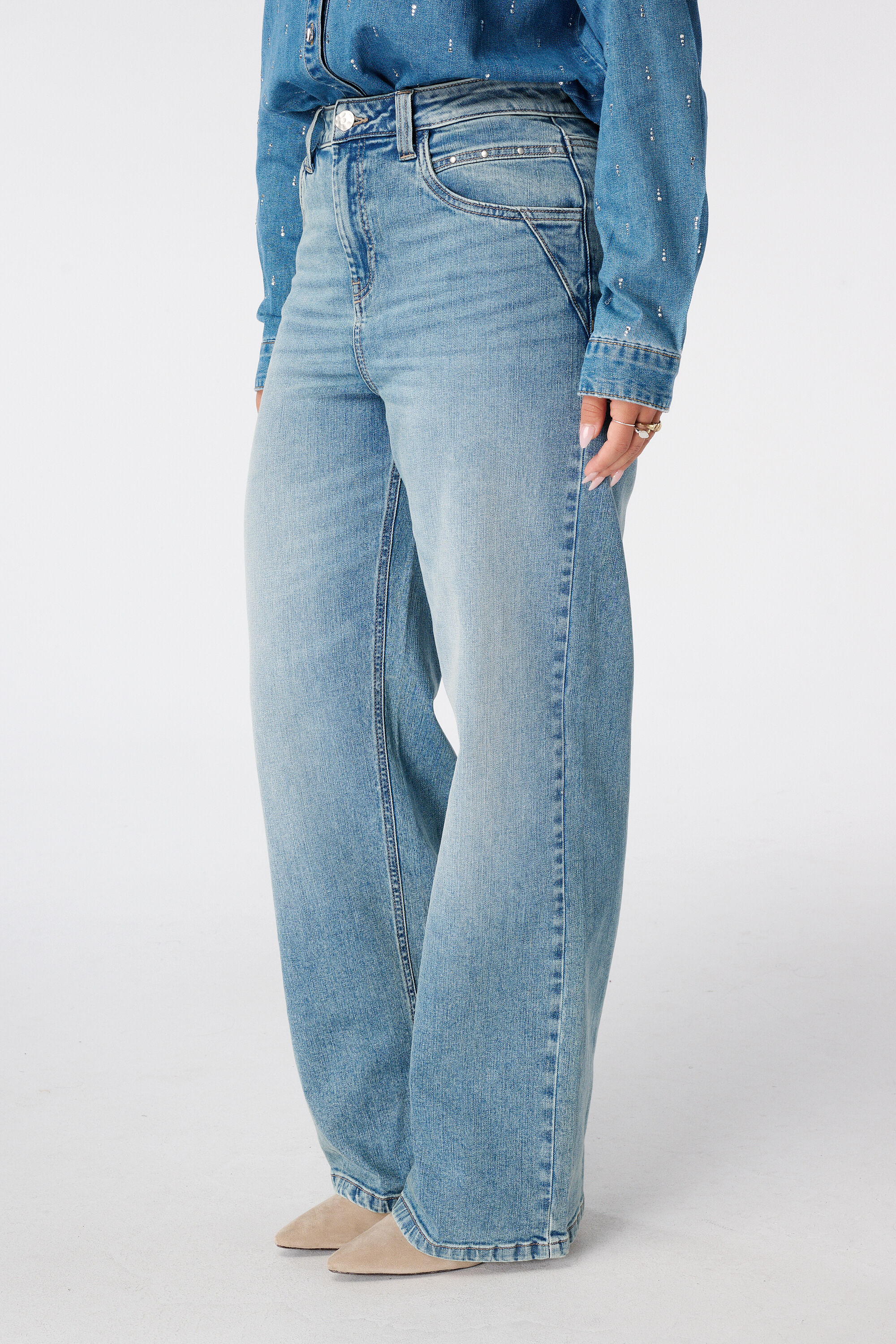 Straight Leg Jeans mit Nieten image number 5