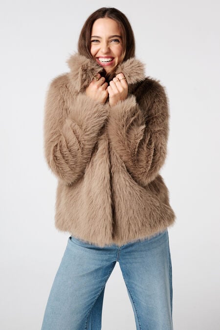 Jacke aus Kunstfell Jacke aus Kunstfell