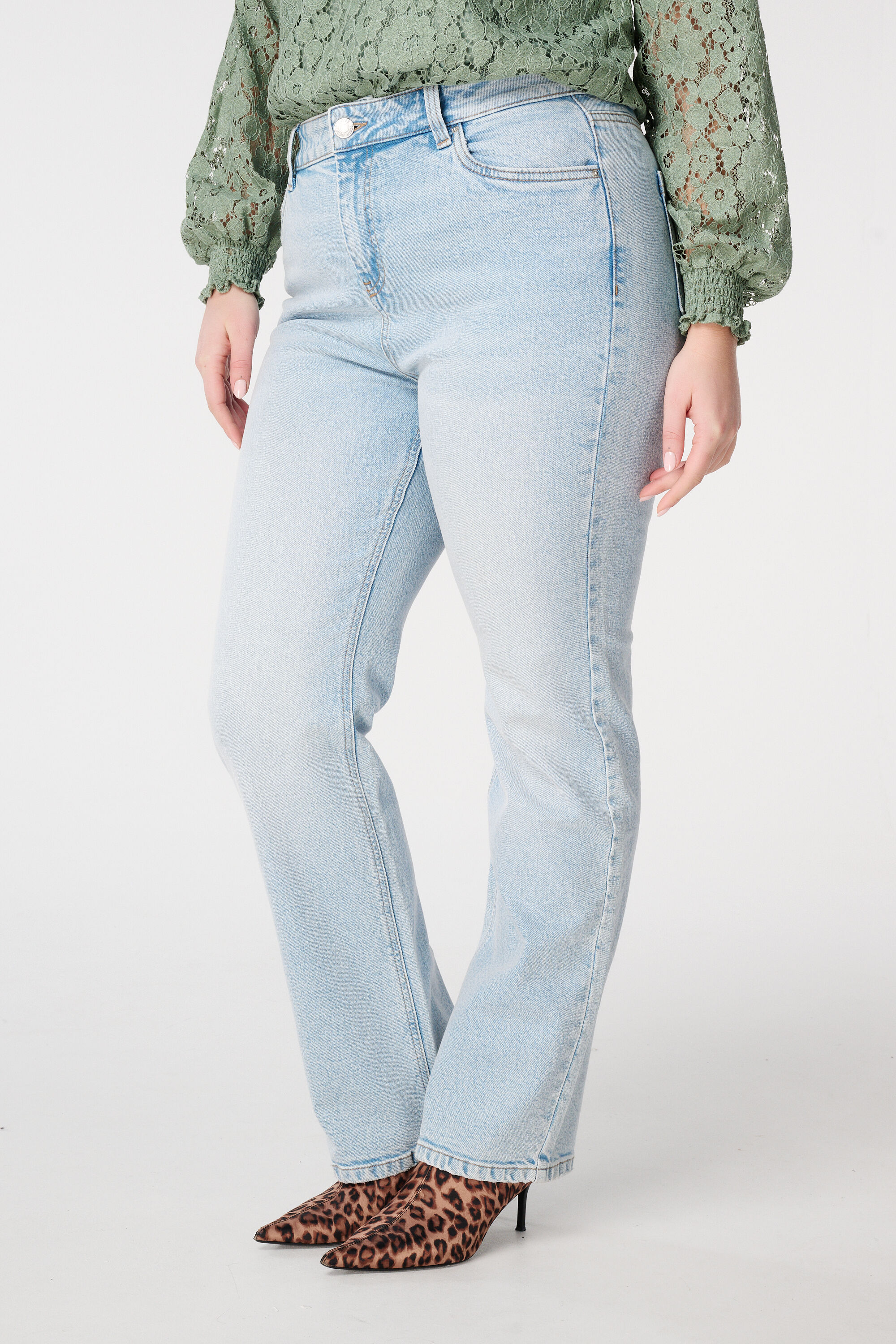 Weite Straight-Leg-Jeans  image number 5