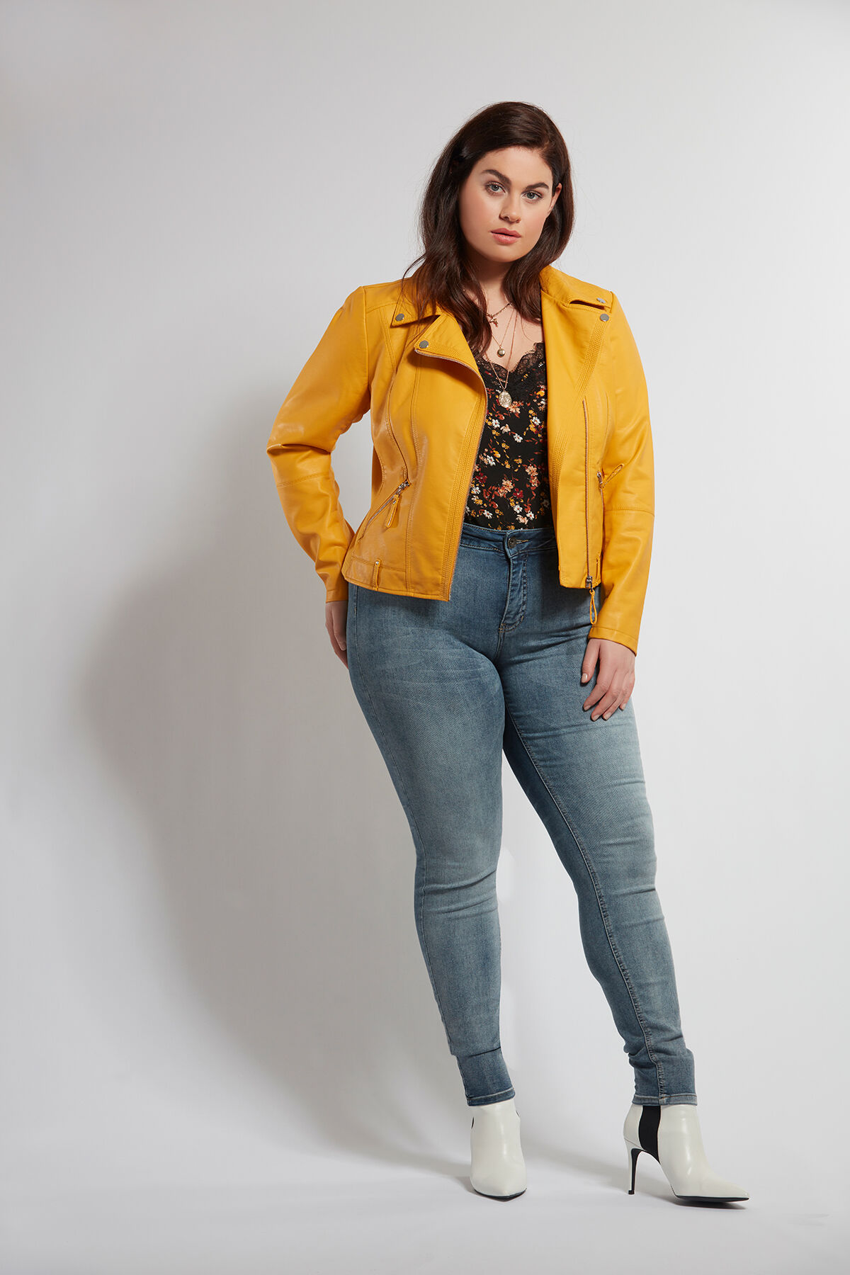 &Auml;rmellose Bluse mit Spitze image number 5