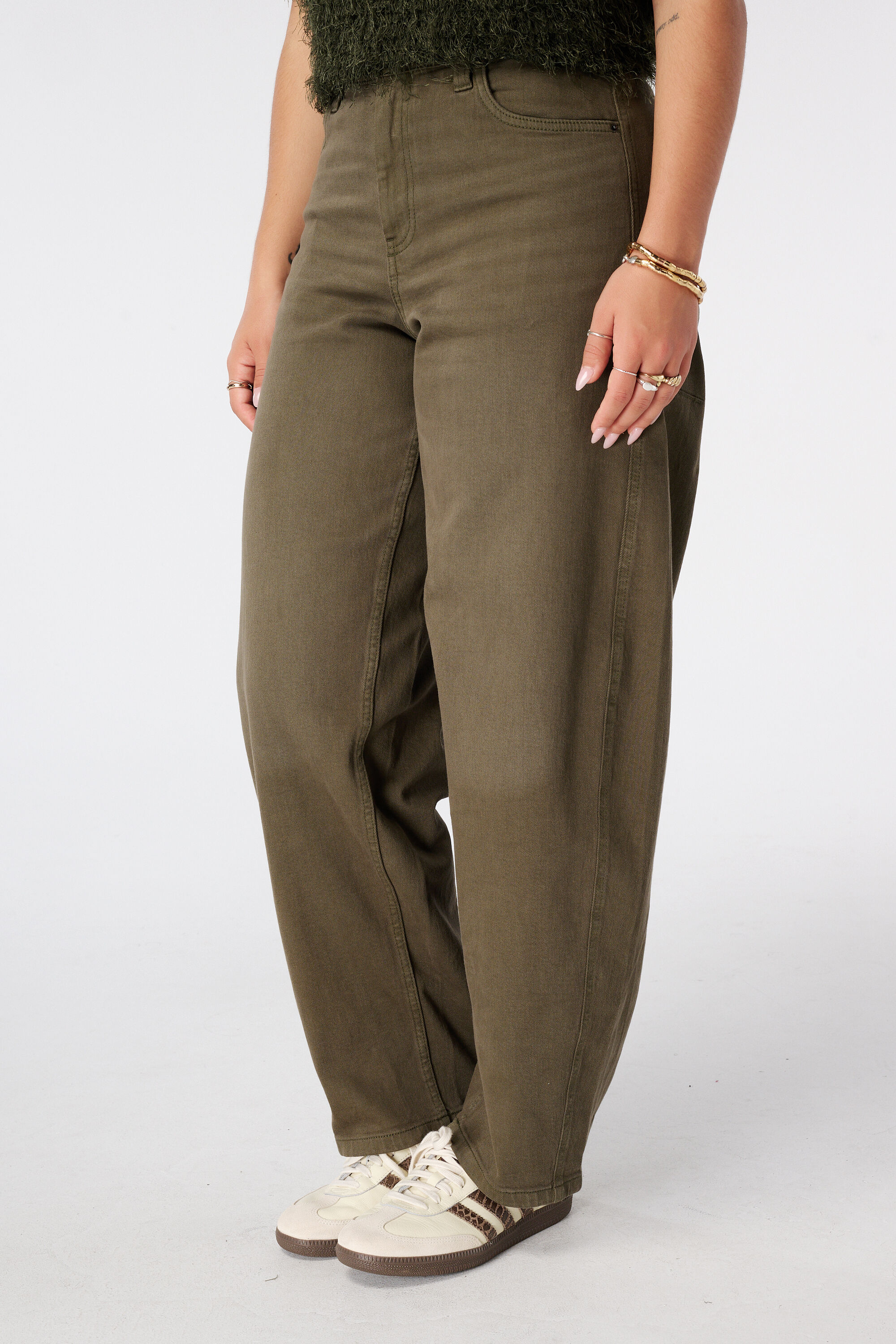 Barrel Jeans image number 5